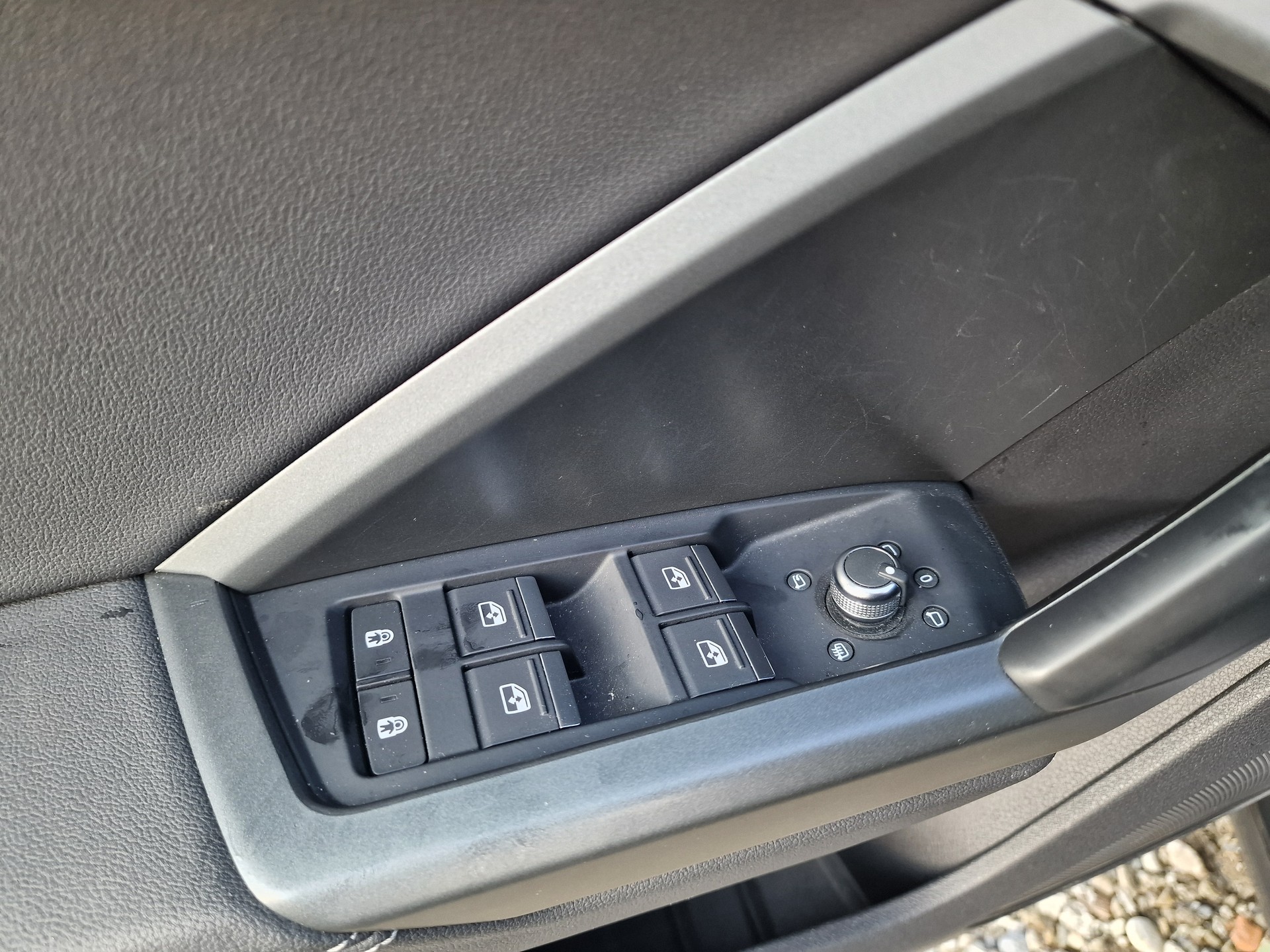AUDI Q3 40 TFSI S line quattro S-tronic 8x Alu AHK-image-26