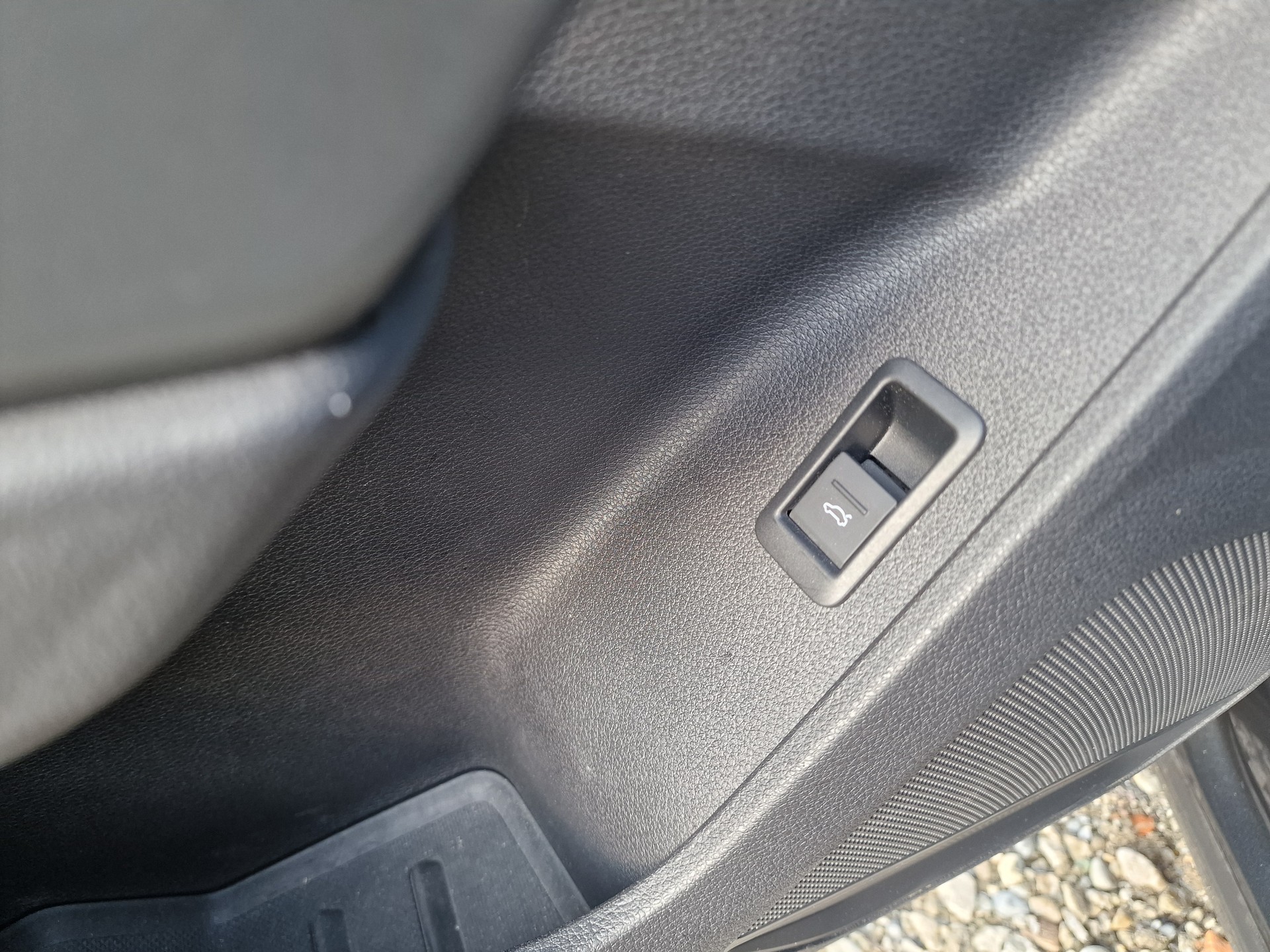 AUDI Q3 40 TFSI S line quattro S-tronic 8x Alu AHK-image-25