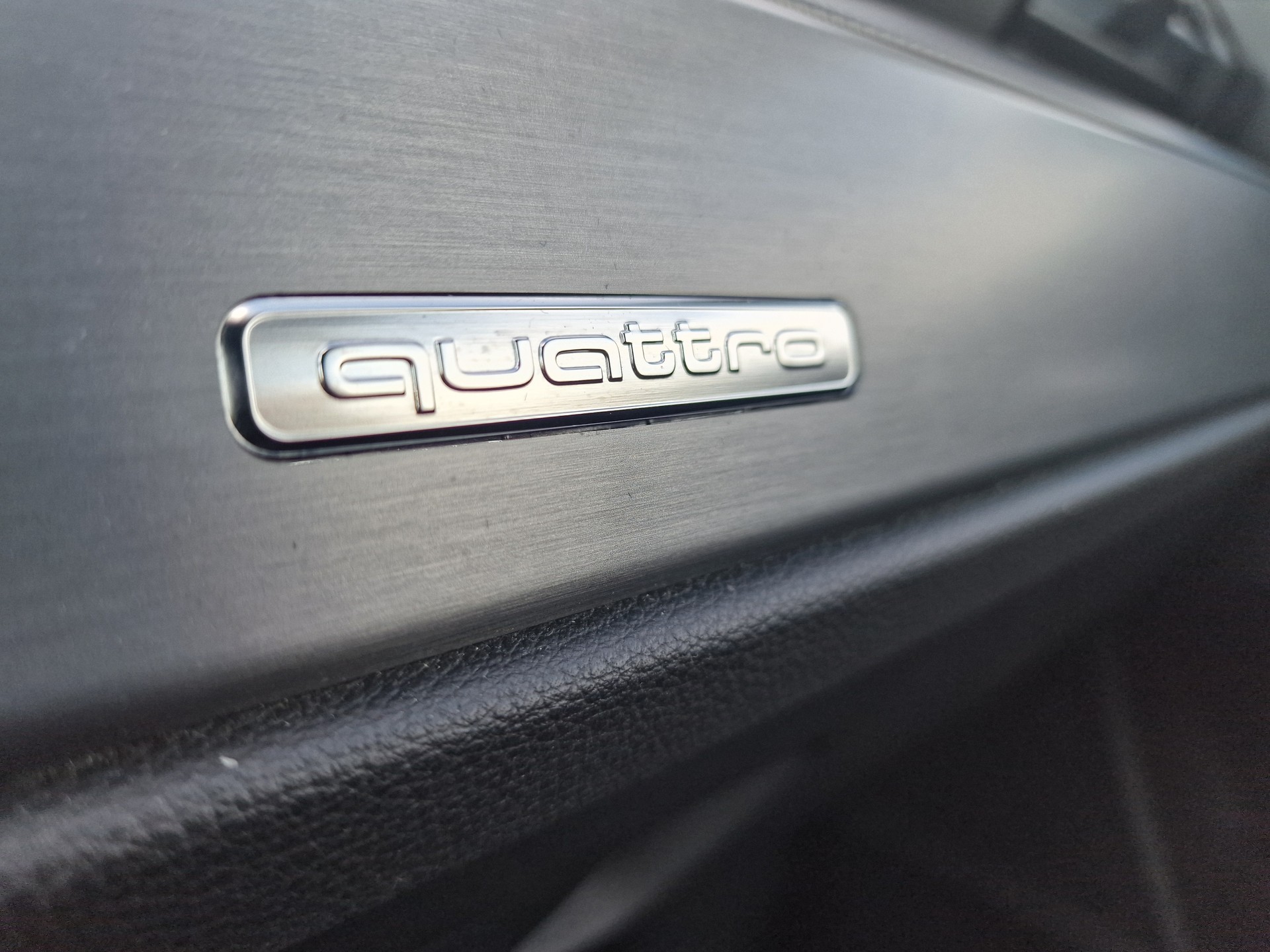 AUDI Q3 40 TFSI S line quattro S-tronic 8x Alu AHK-image-22
