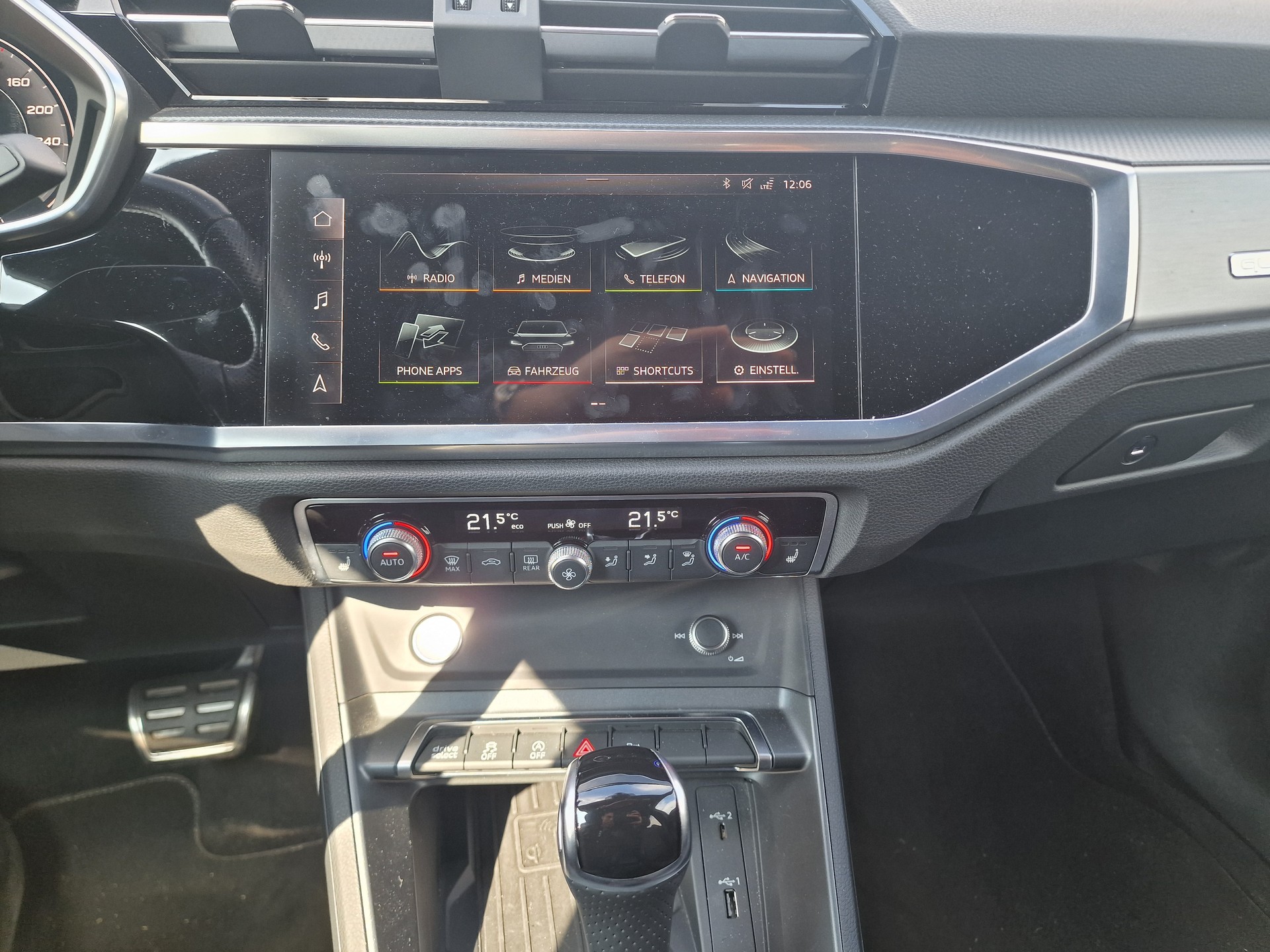AUDI Q3 40 TFSI S line quattro S-tronic 8x Alu AHK-image-15