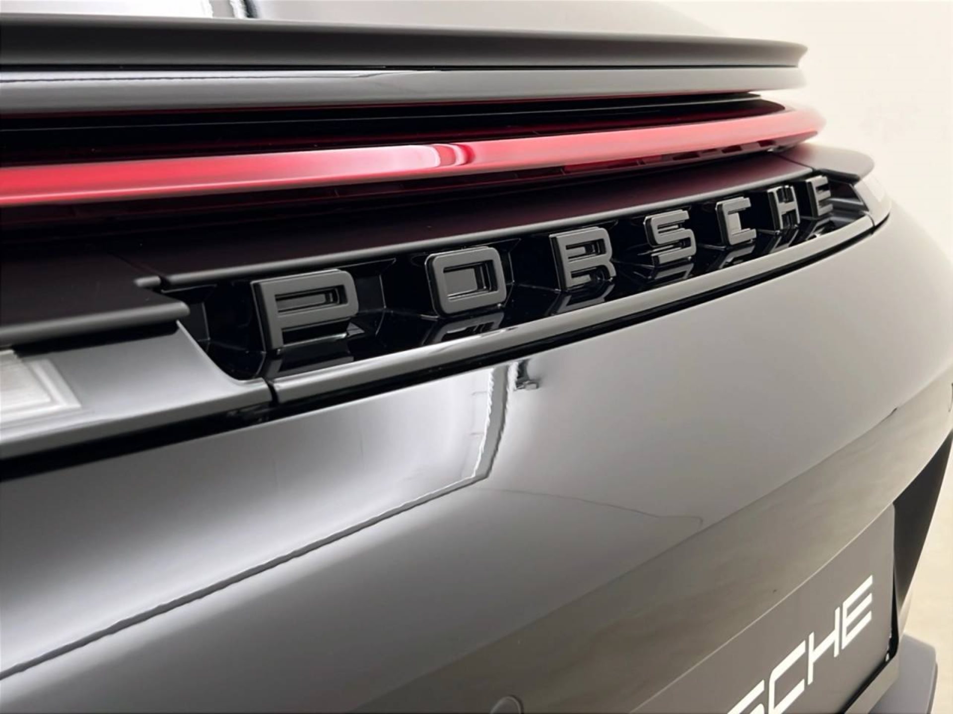 PORSCHE 911 GT3 mit Touring-Paket-image-7