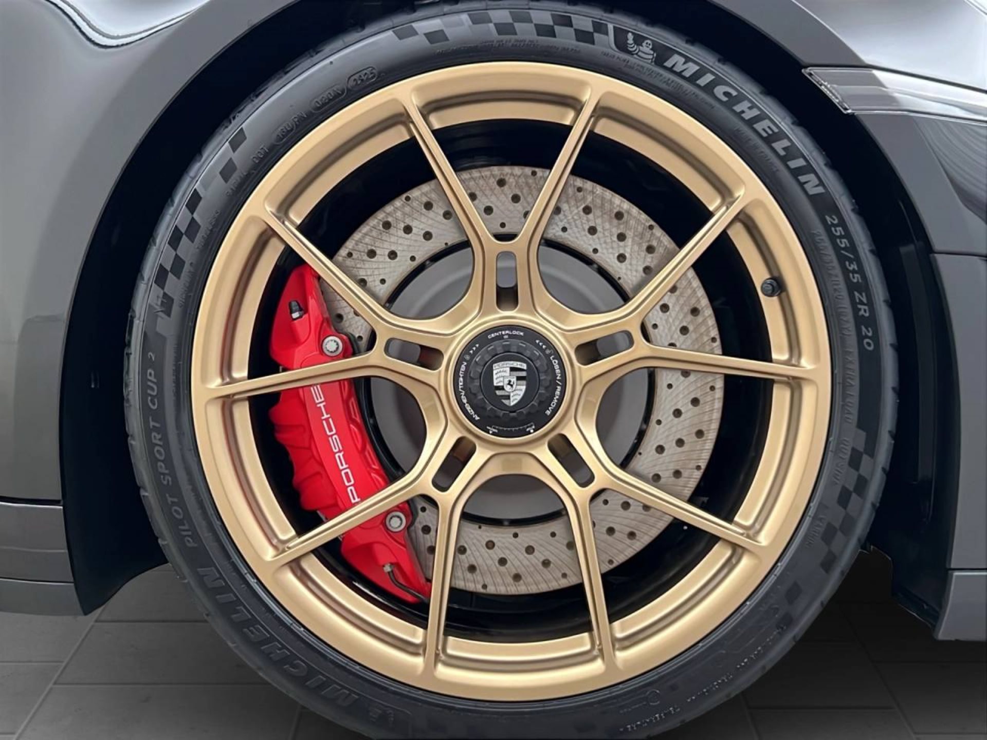 PORSCHE 911 GT3 mit Touring-Paket-image-6