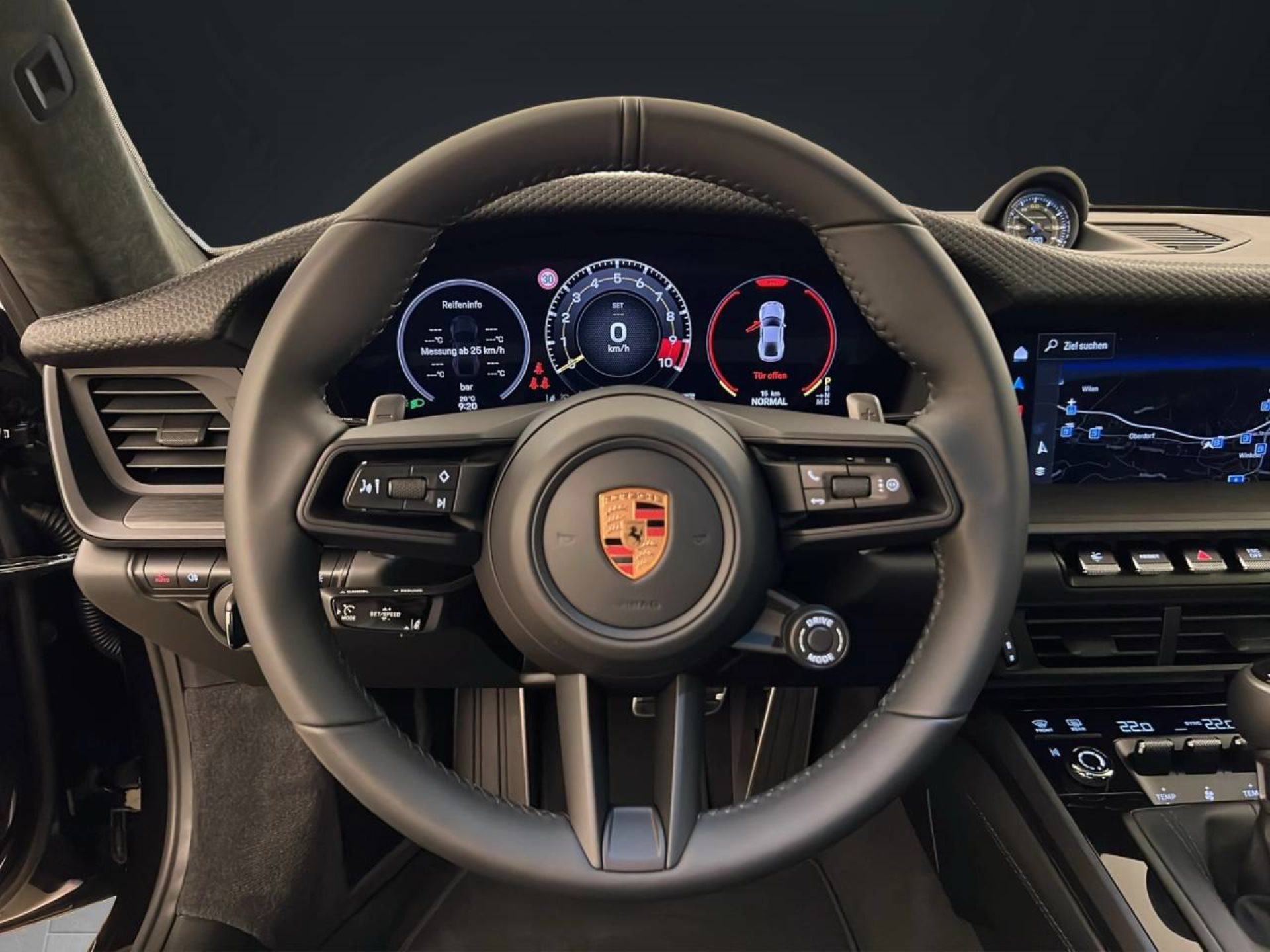 PORSCHE 911 GT3 mit Touring-Paket-image-3