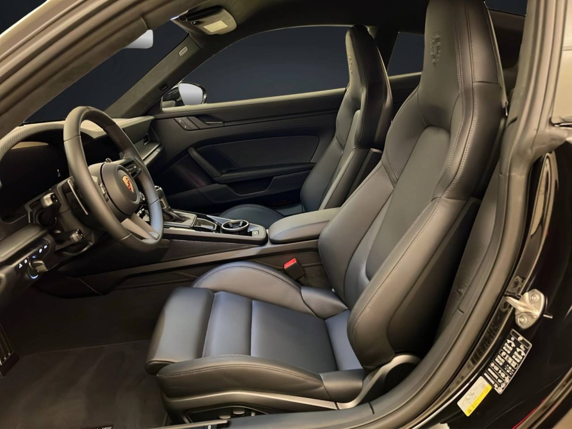 PORSCHE 911 GT3 mit Touring-Paket-image-4