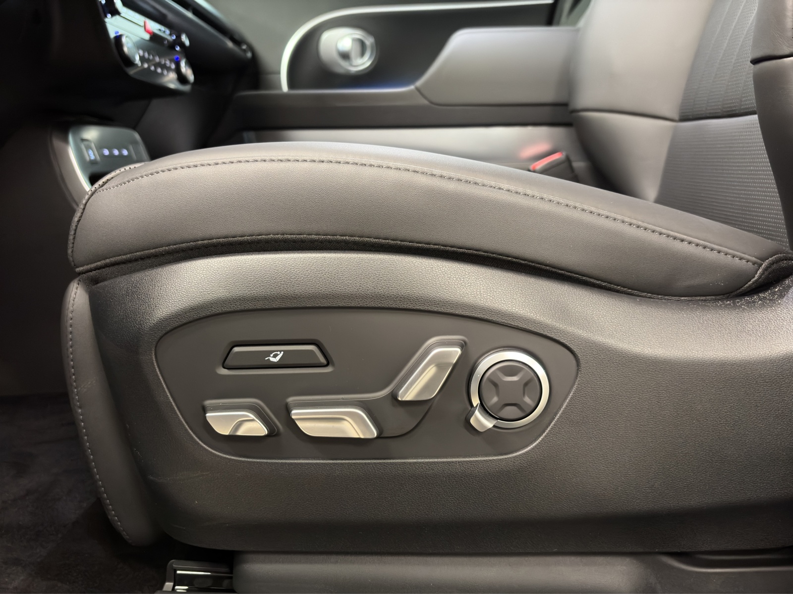 Image HYUNDAI IONIQ-9 Ioniq 9 110kWh Vertex Caligraphy 4WD