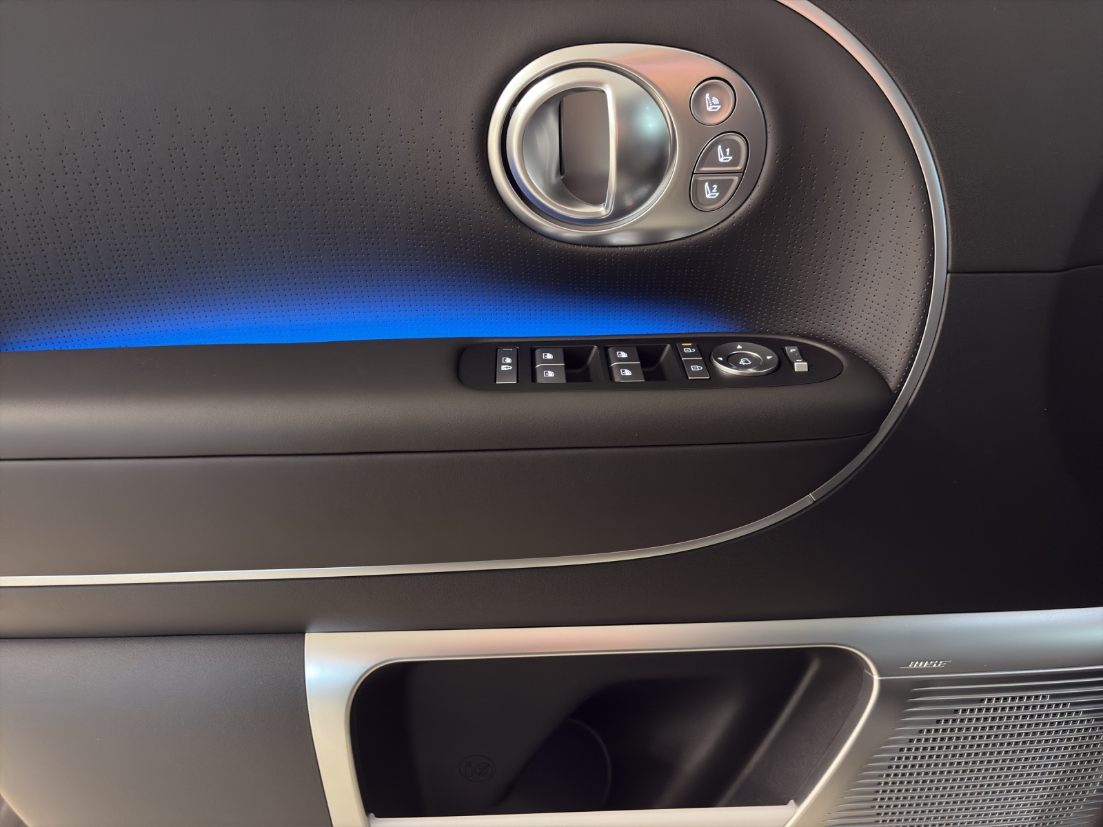 HYUNDAI Ioniq 9 110kWh Vertex Caligraphy 4WD-image-10