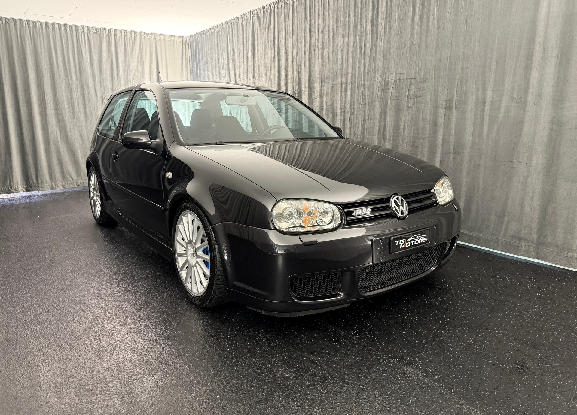 VW Golf R32 4Motion-image-0