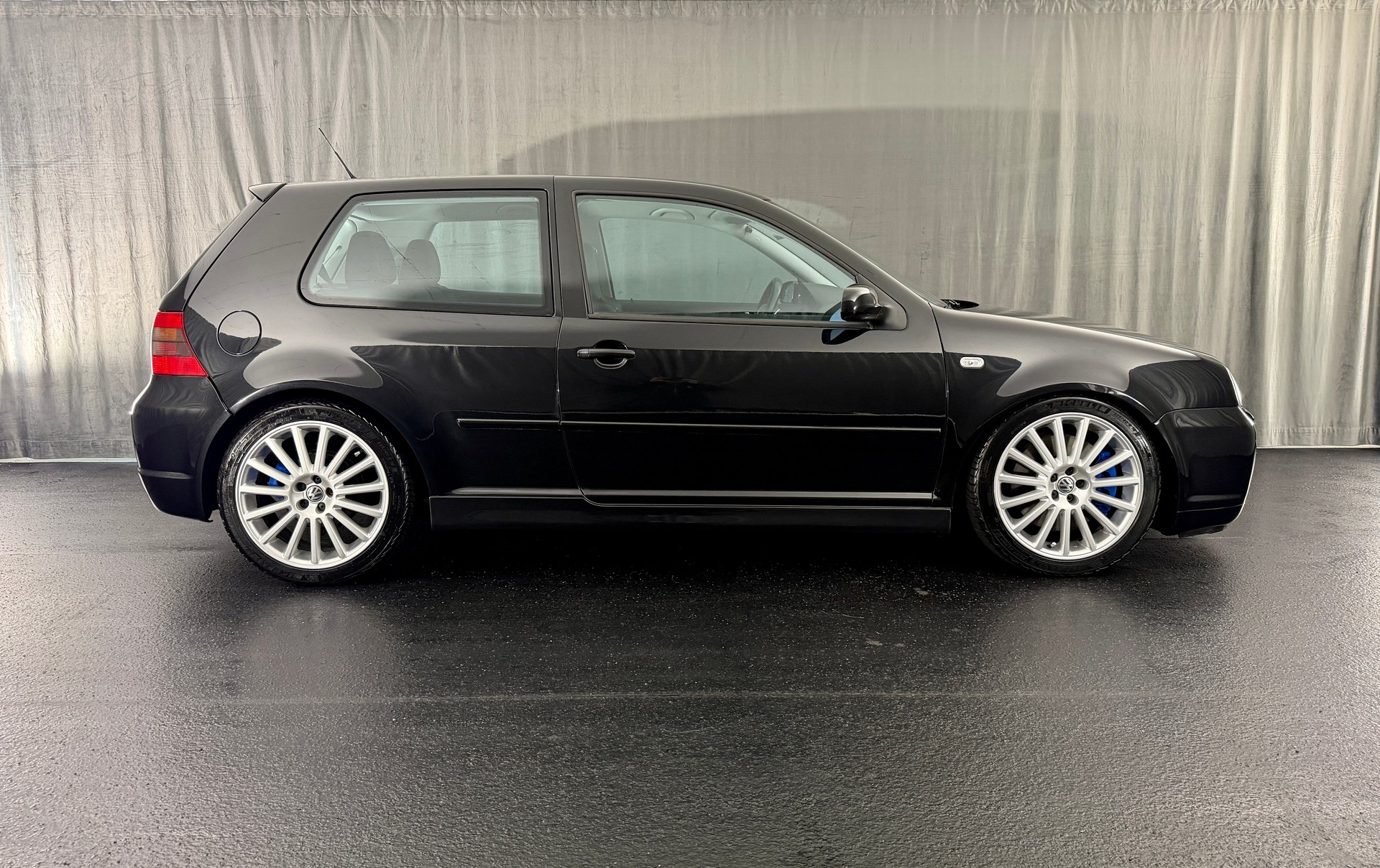 VW Golf R32 4Motion-image-4