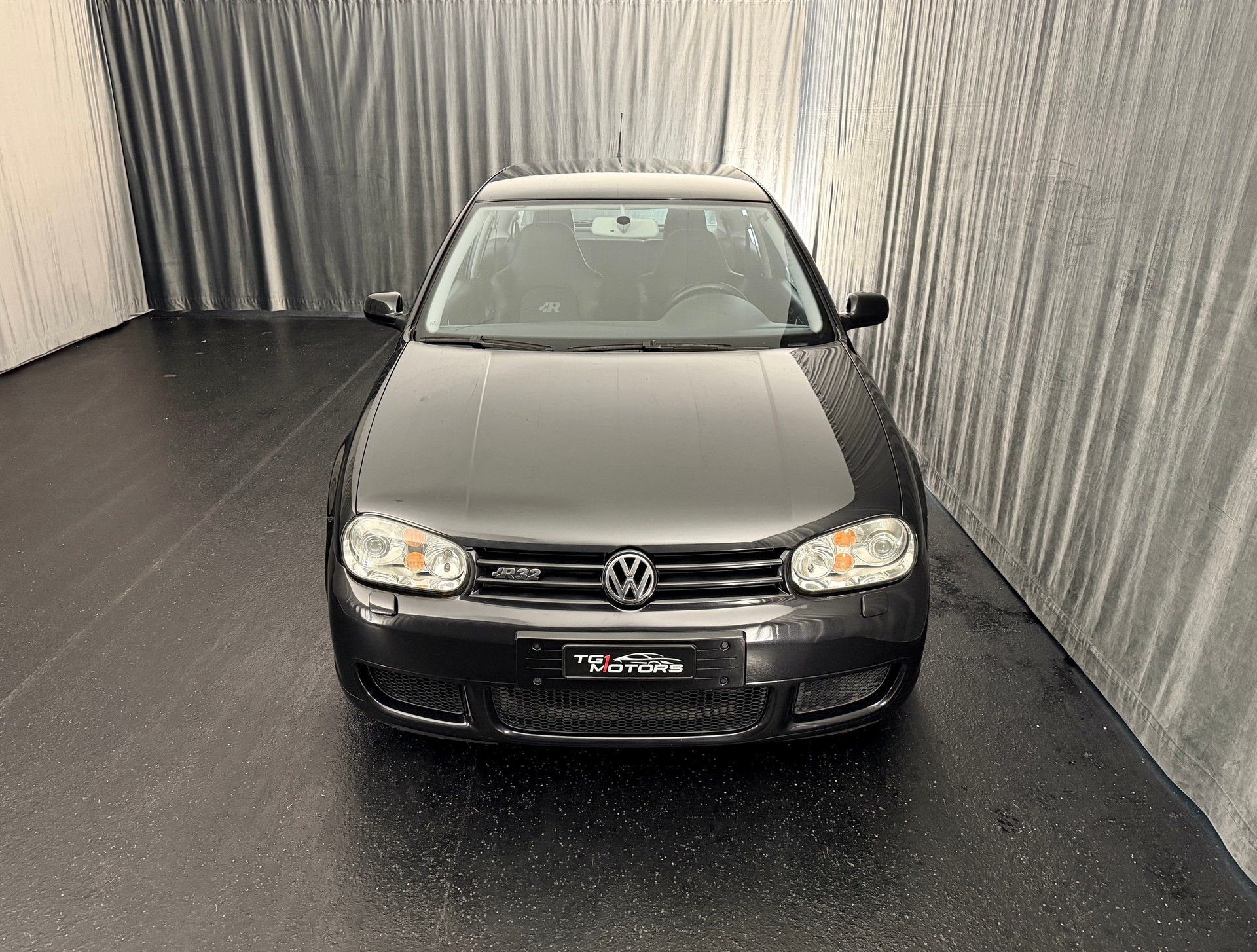 VW Golf R32 4Motion-image-1