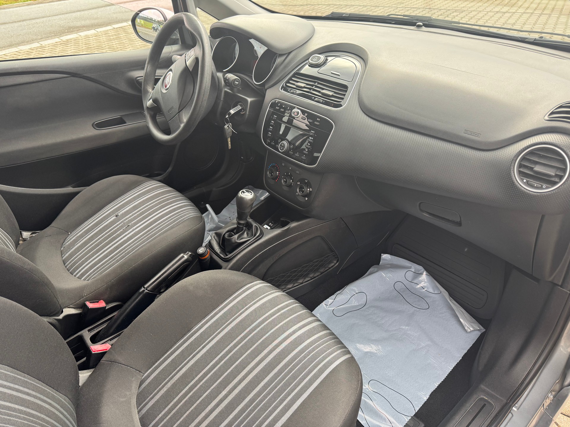 FIAT Punto Evo 1.4 Dynamic Dualogic Automat-image-4