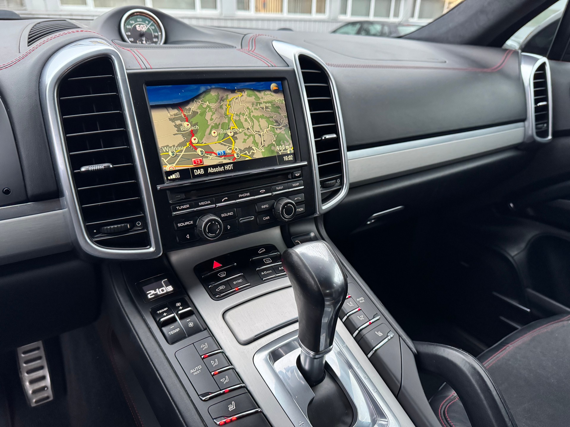 PORSCHE Cayenne GTS-image-11