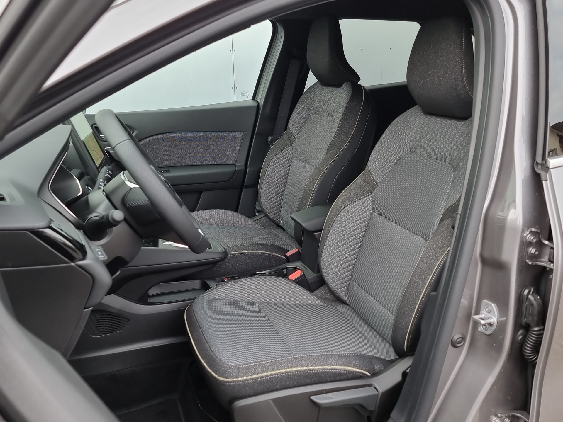 MITSUBISHI Grandis 1.8 HEV Intense-image-13