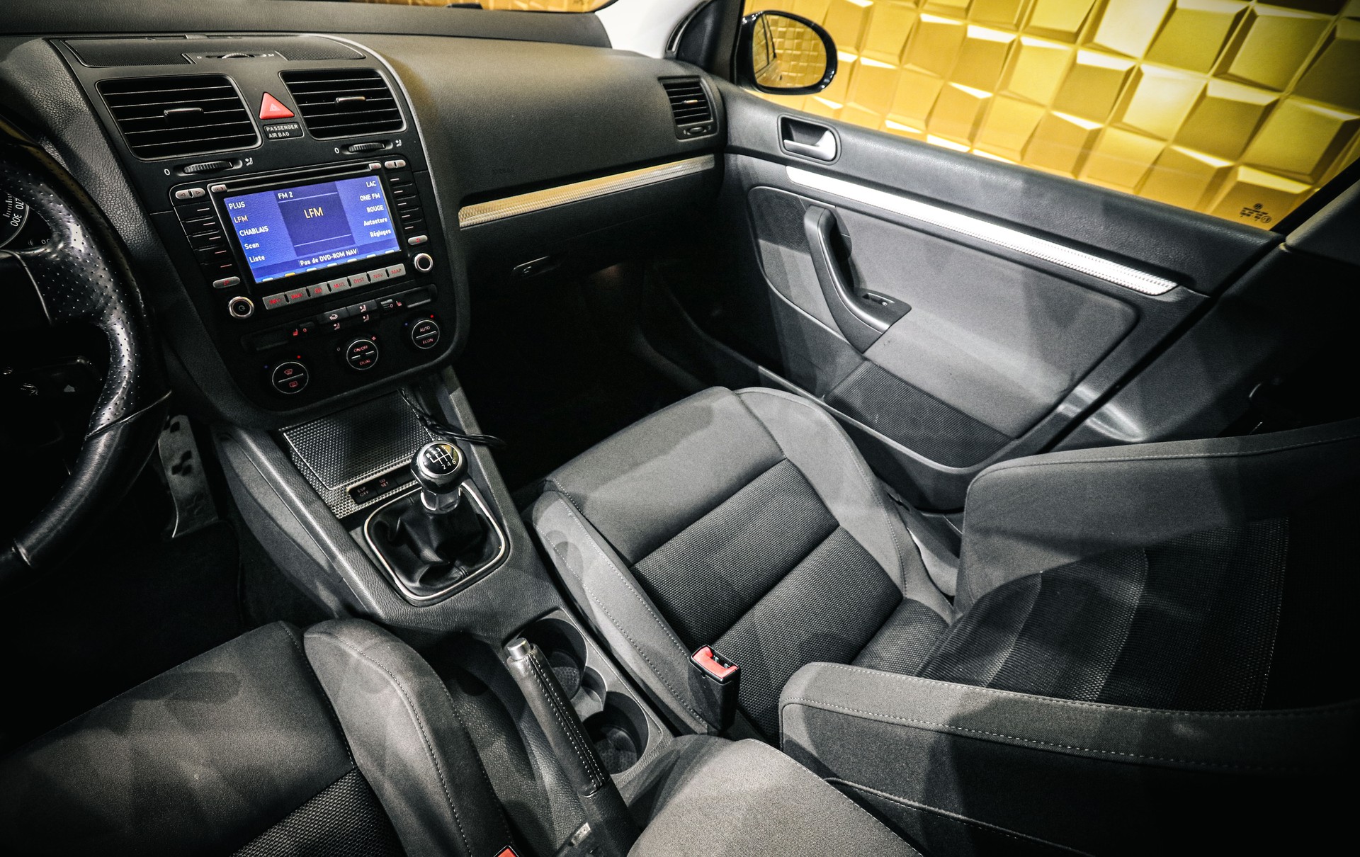 VW Golf R32 4Motion M/T-image-15