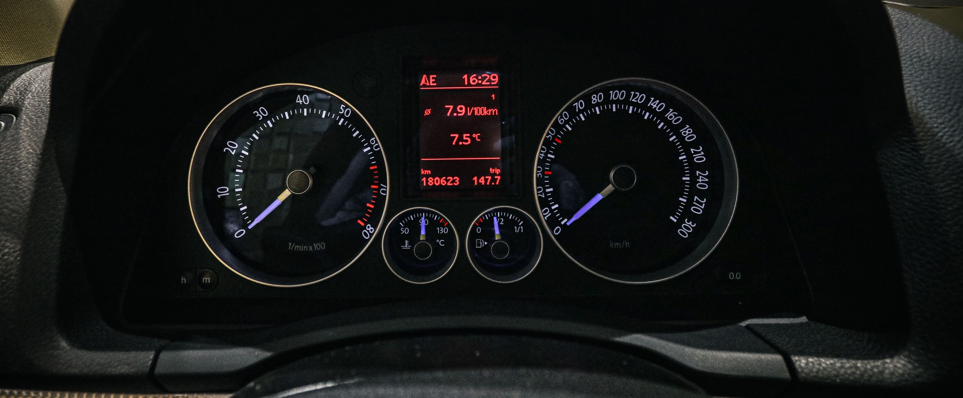 VW Golf R32 4Motion M/T-image-14