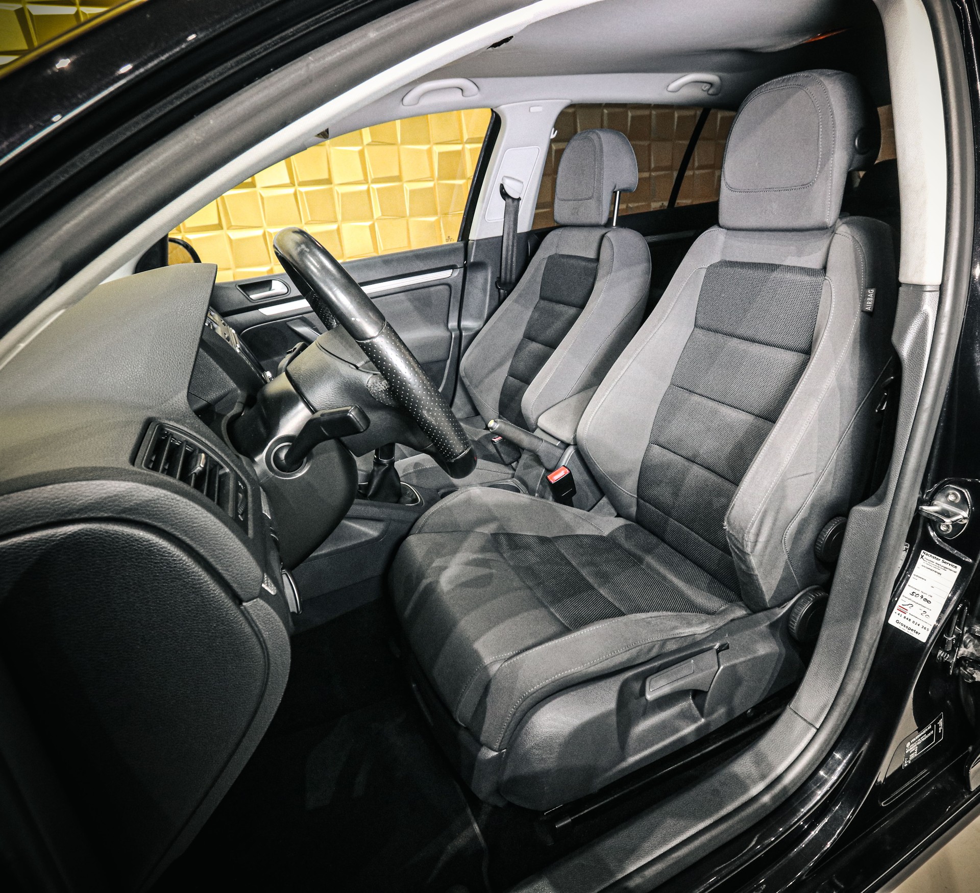 VW Golf R32 4Motion M/T-image-10