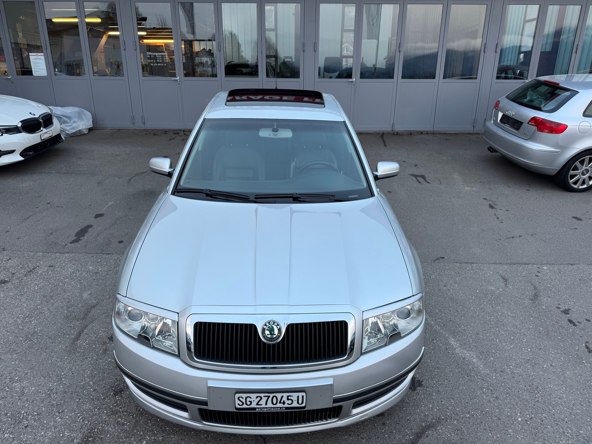 SKODA Superb 2.5 V6 TDi Elegance-image-13