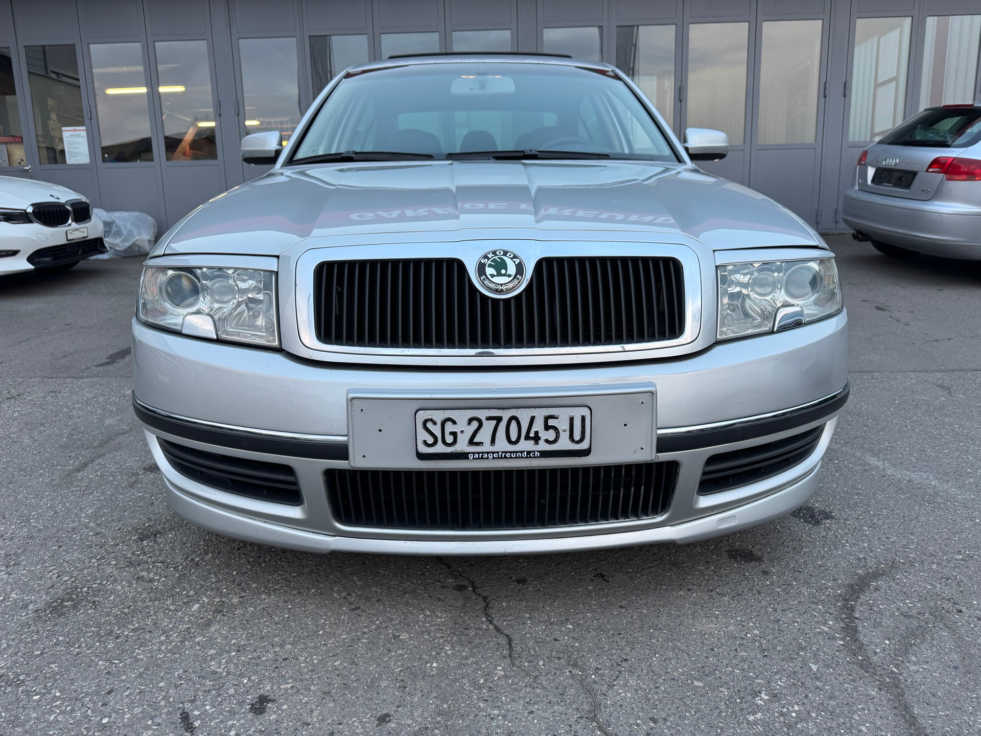SKODA Superb 2.5 V6 TDi Elegance-image-2