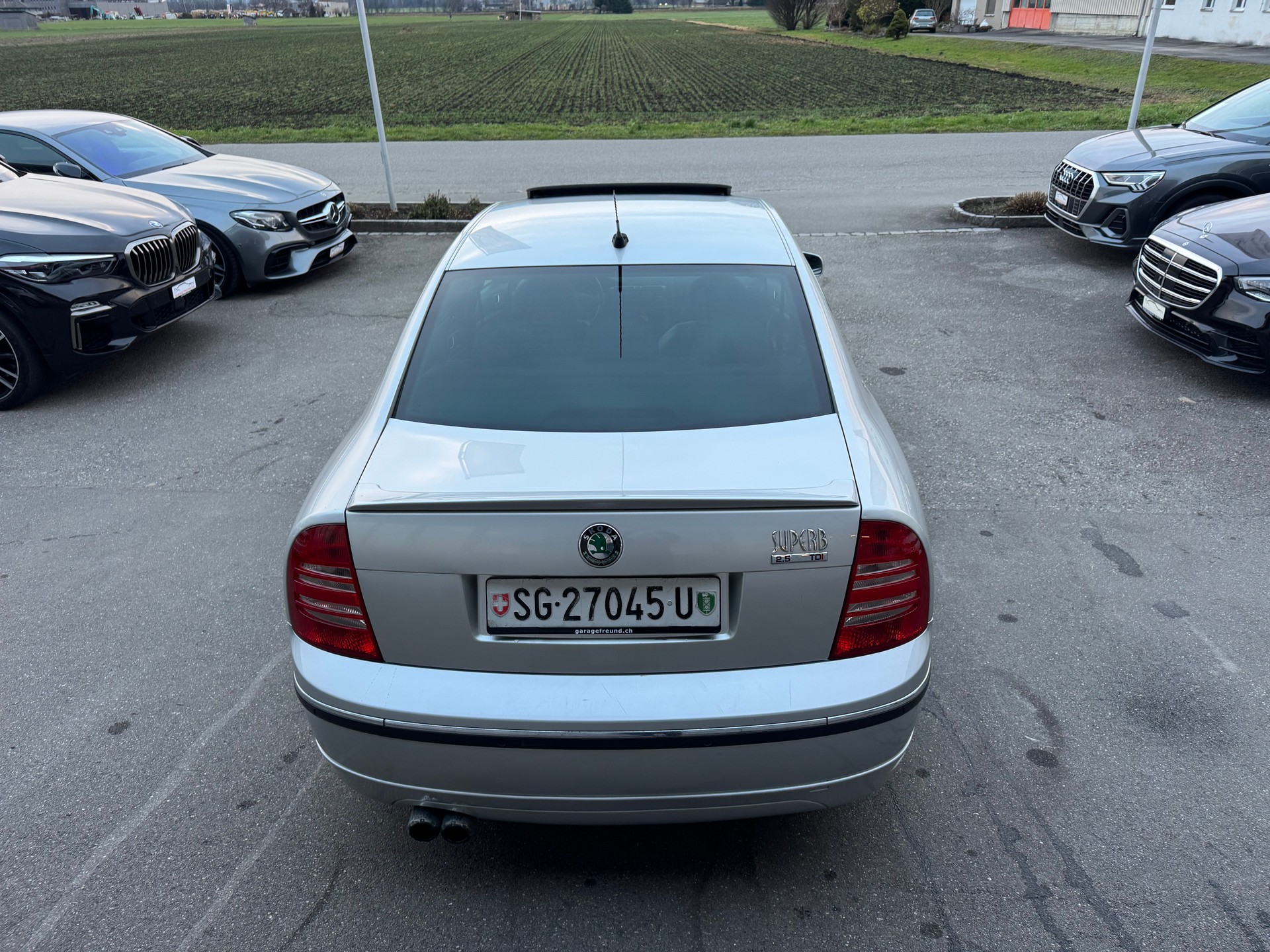 SKODA Superb 2.5 V6 TDi Elegance-image-12