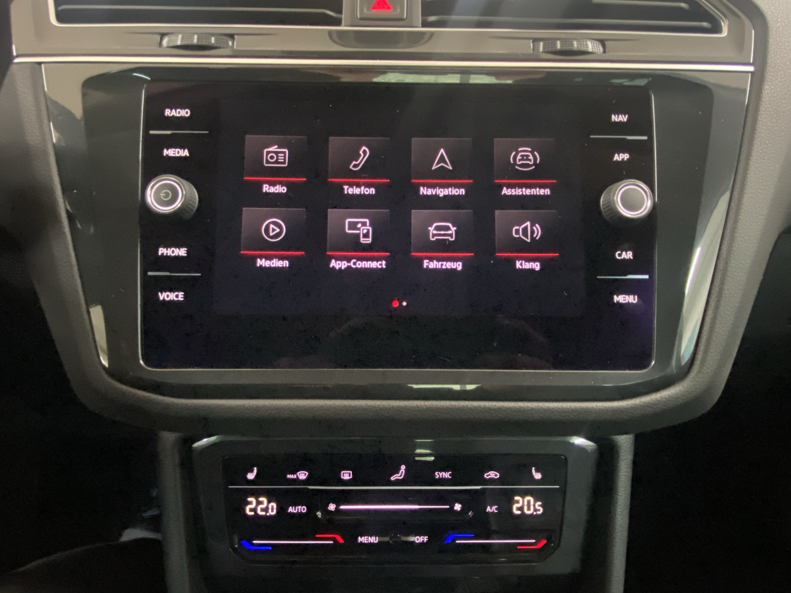 VW Tiguan 2.0 TDI SCR Elegance 4Motion DSG-image-14