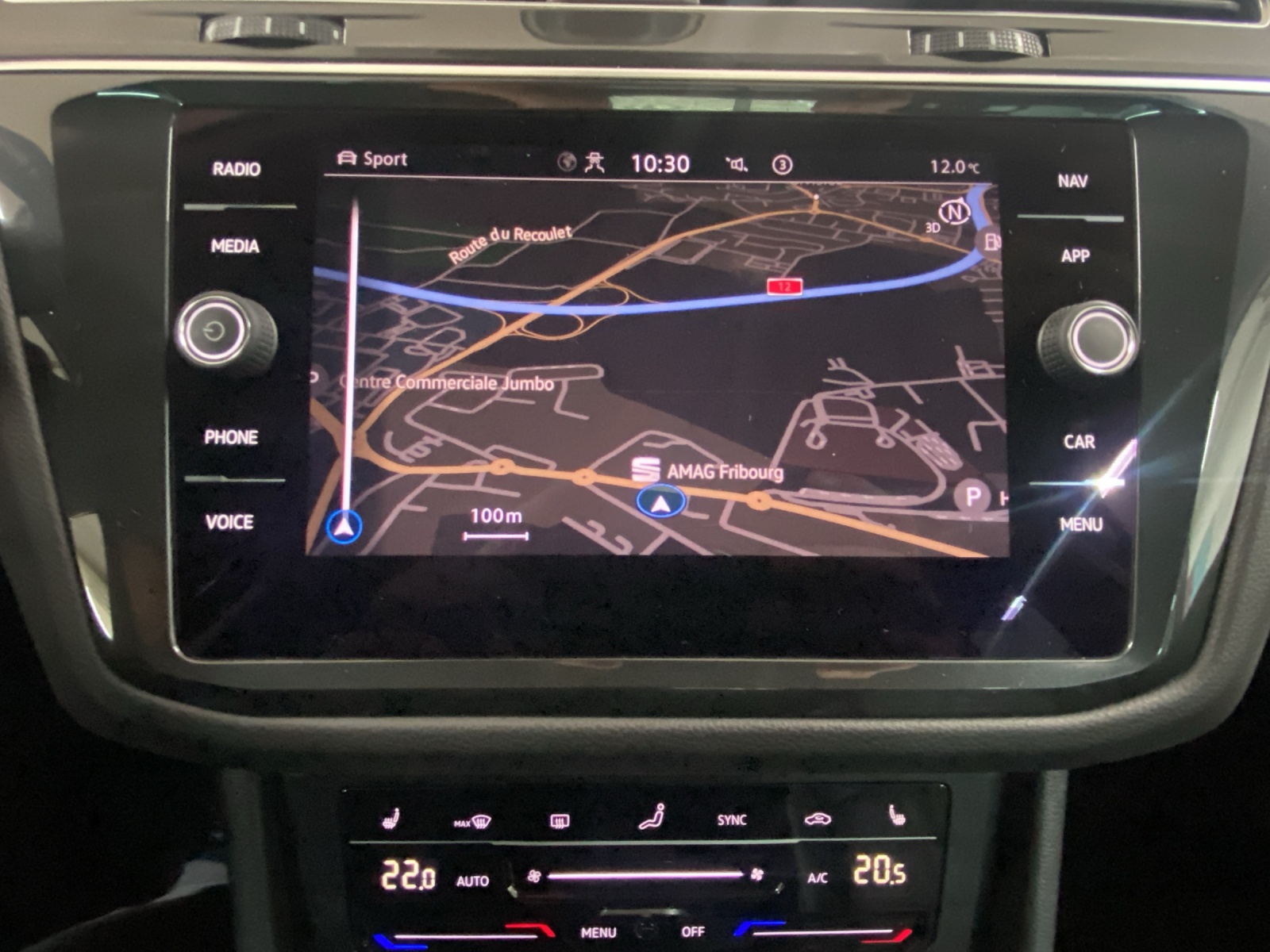 VW Tiguan 2.0 TDI SCR Elegance 4Motion DSG-image-10