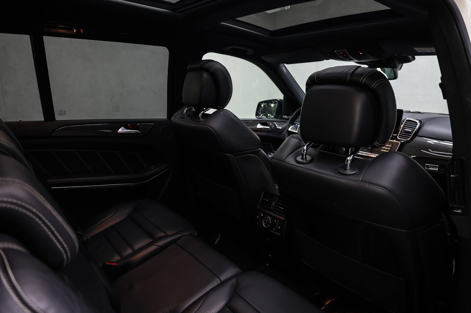 MERCEDES-BENZ GLS 63 V8 AMG 4matic-image-30