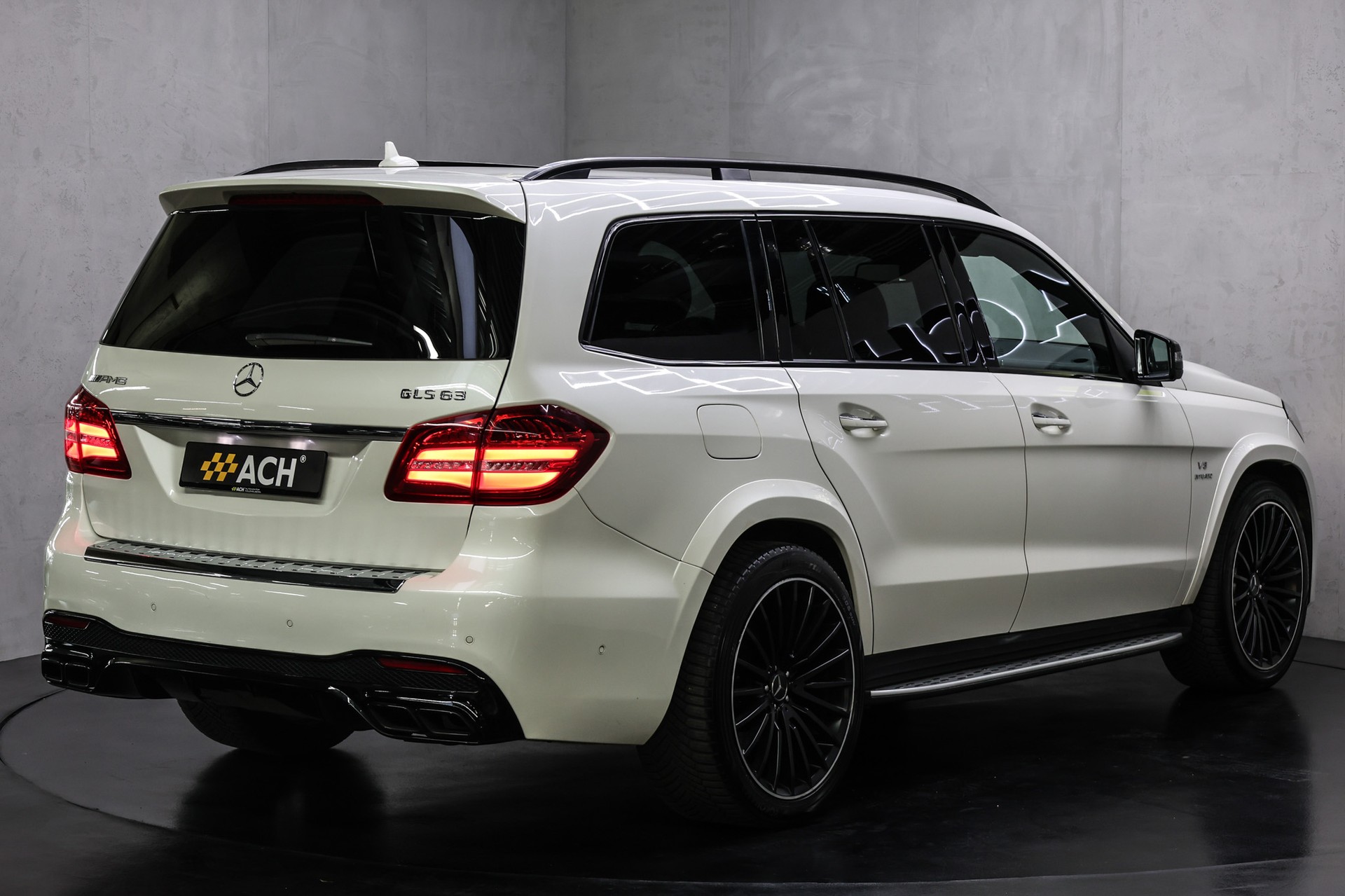 MERCEDES-BENZ GLS 63 V8 AMG 4matic-image-5