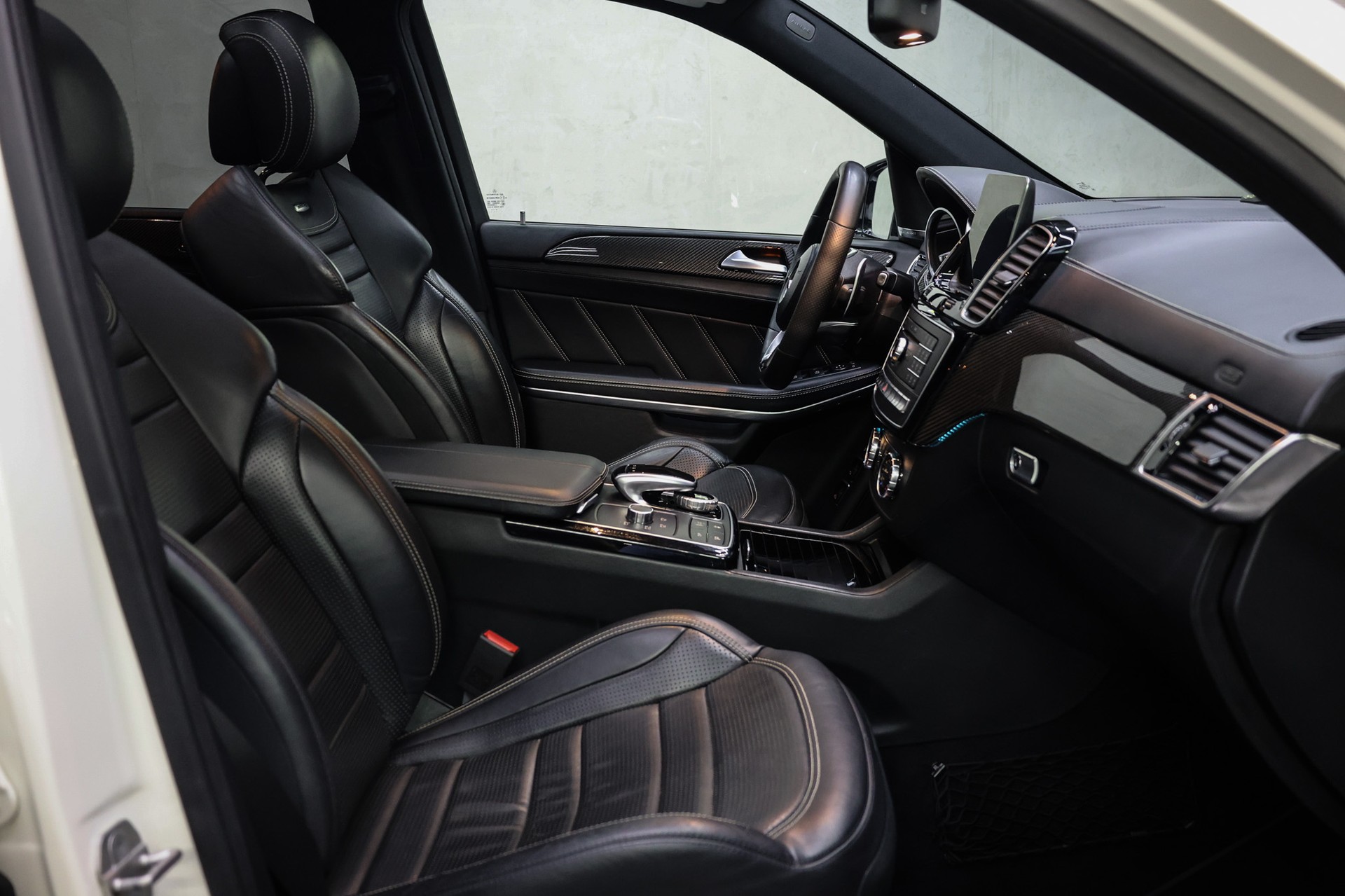 MERCEDES-BENZ GLS 63 V8 AMG 4matic-image-33