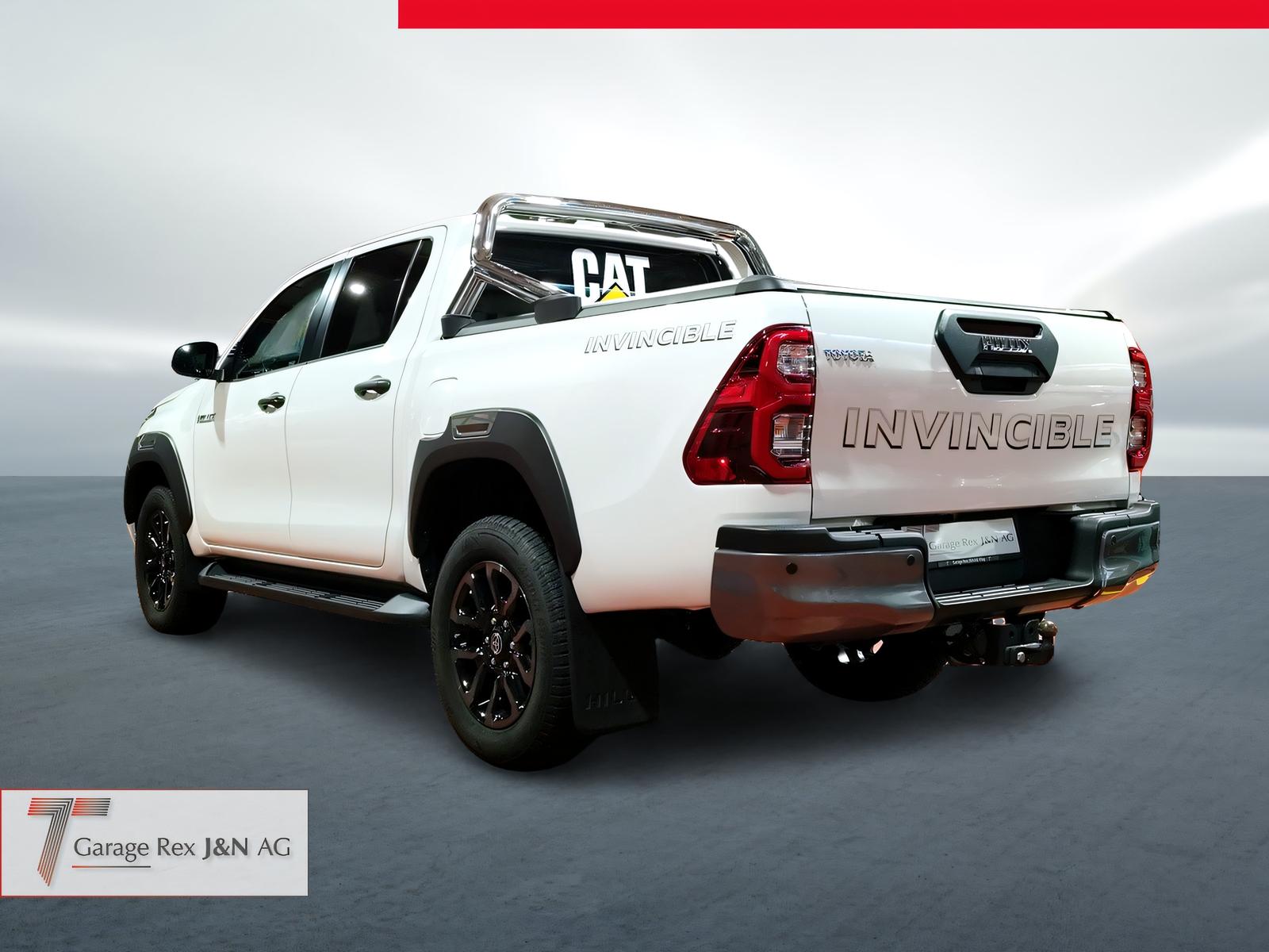TOYOTA Hilux Double Cab.-Pick-up 2.8 D-4D 204 Invincible-image-2