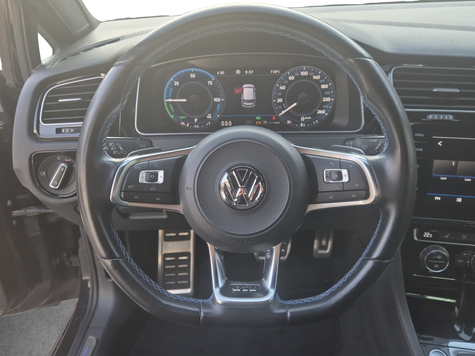 VW Golf 1.4 TSI GTE-image-10