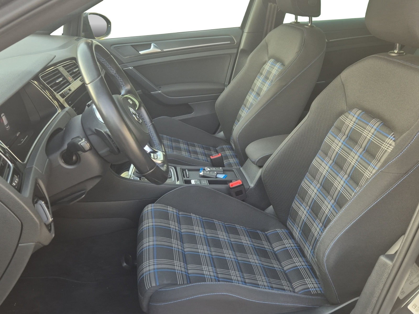 VW Golf 1.4 TSI GTE-image-8