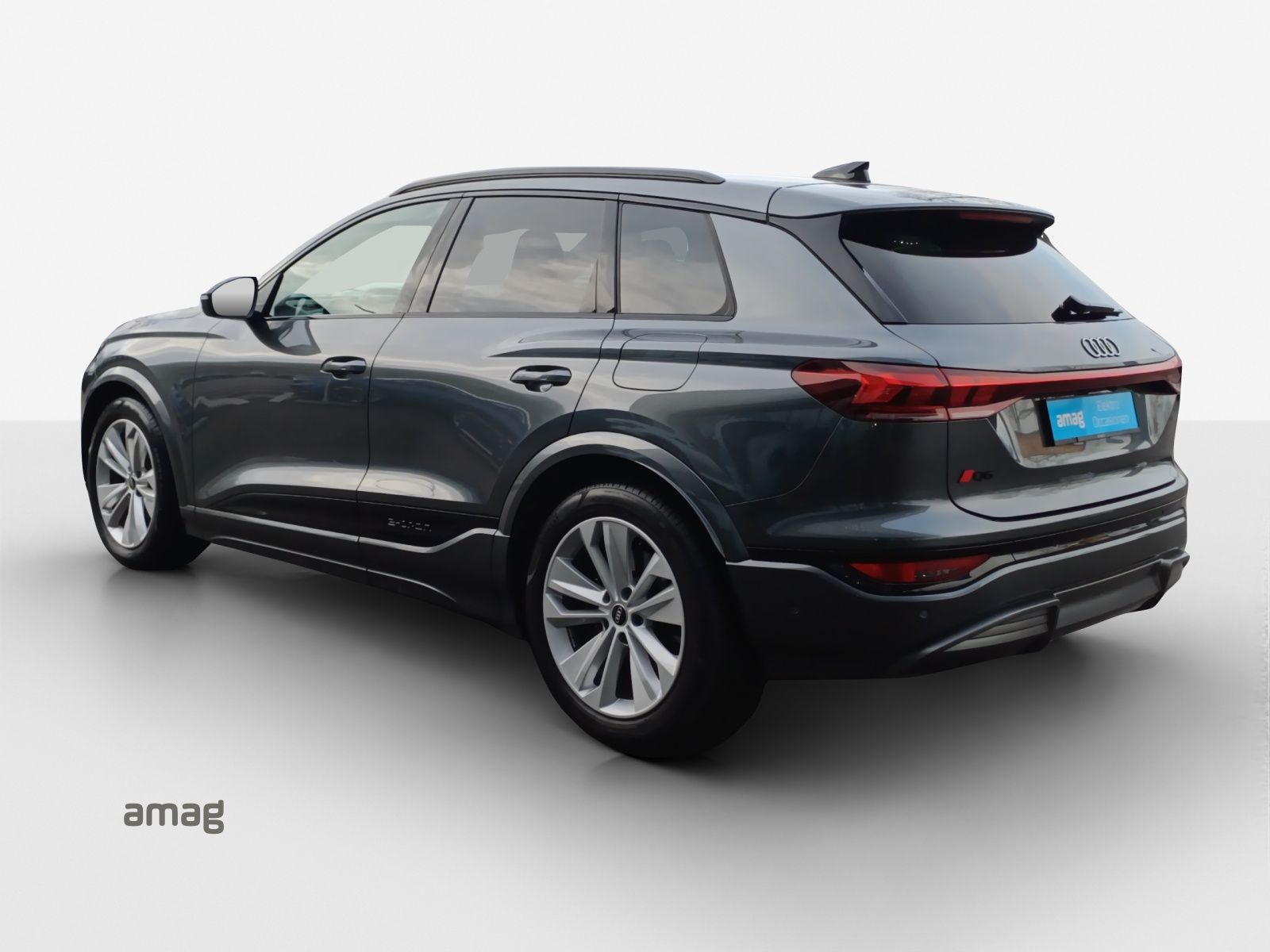 AUDI Q6 e-tron quattro-image-2