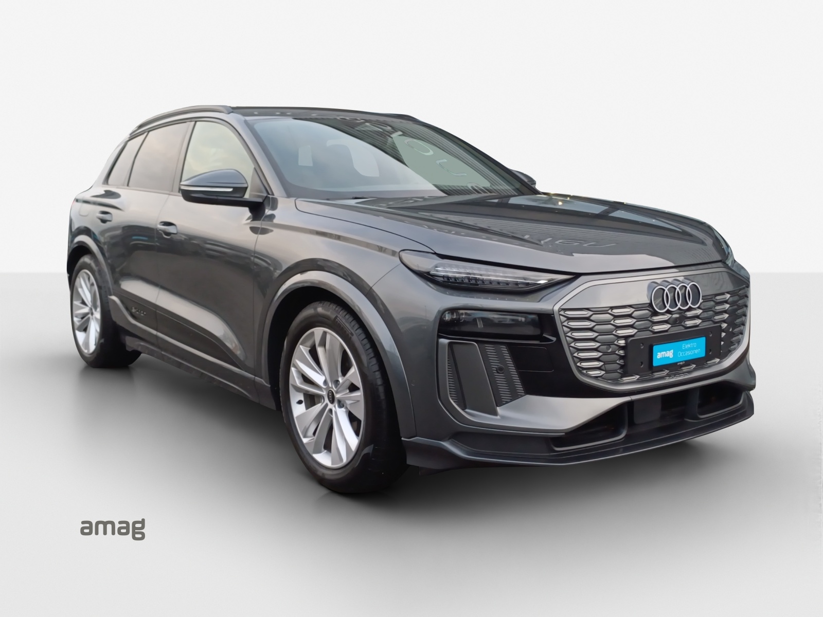 AUDI Q6 e-tron quattro-image-6