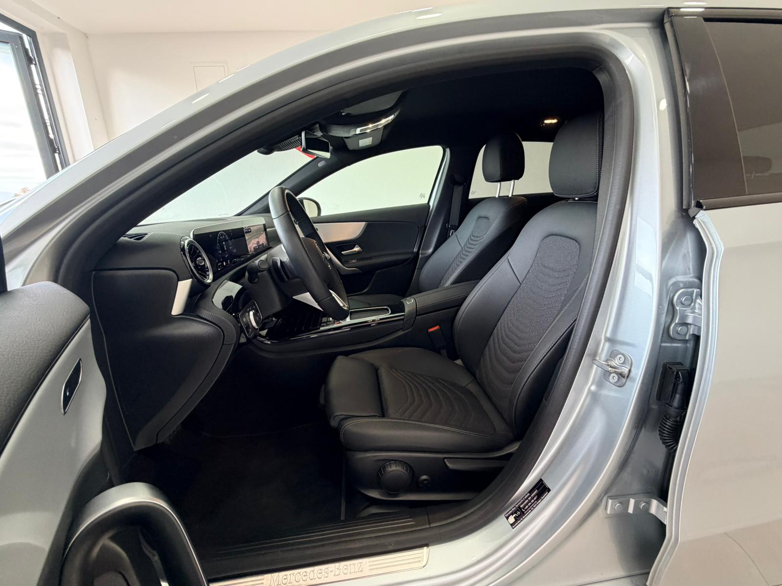 MERCEDES-BENZ A 180 7G-DCT-image-9