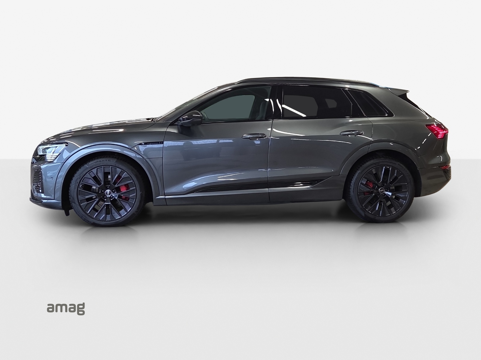 AUDI Q8 55 e-tron Black Edition quattro-image-1