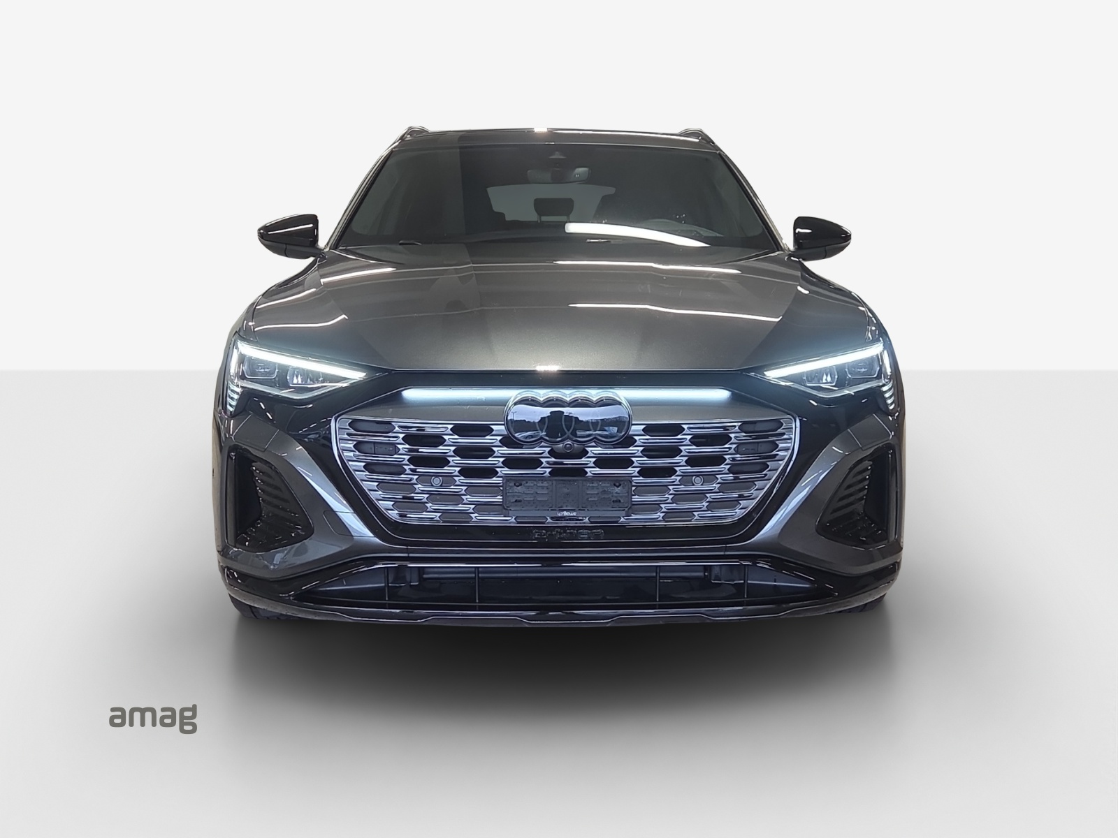 AUDI Q8 55 e-tron Black Edition quattro-image-7
