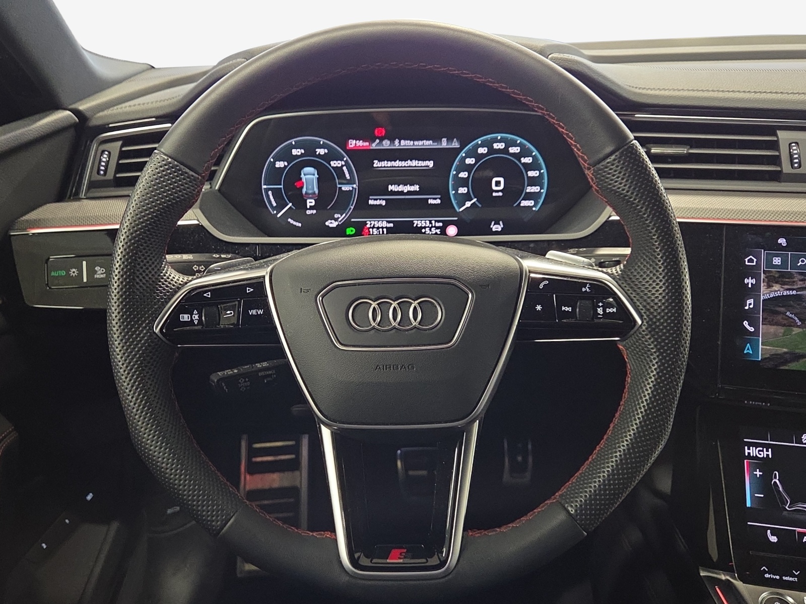 AUDI Q8 55 e-tron Black Edition quattro-image-10
