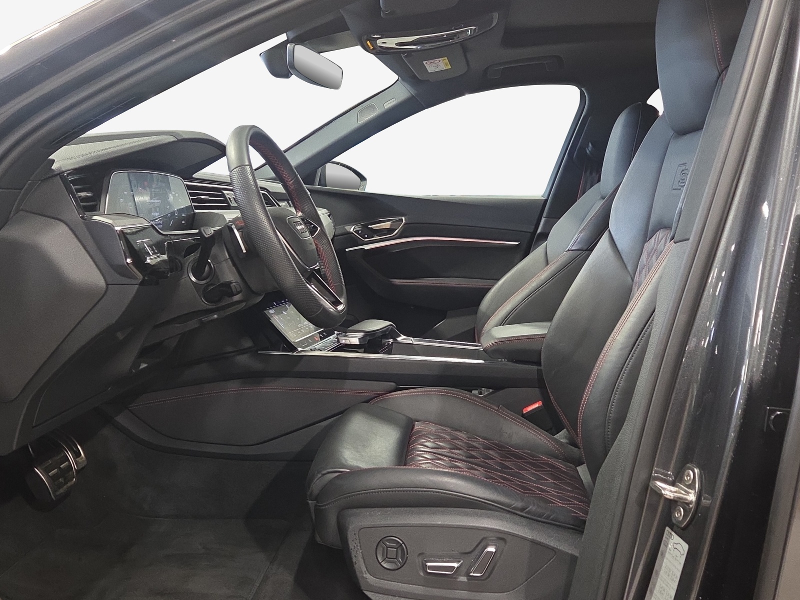 AUDI Q8 55 e-tron Black Edition quattro-image-8