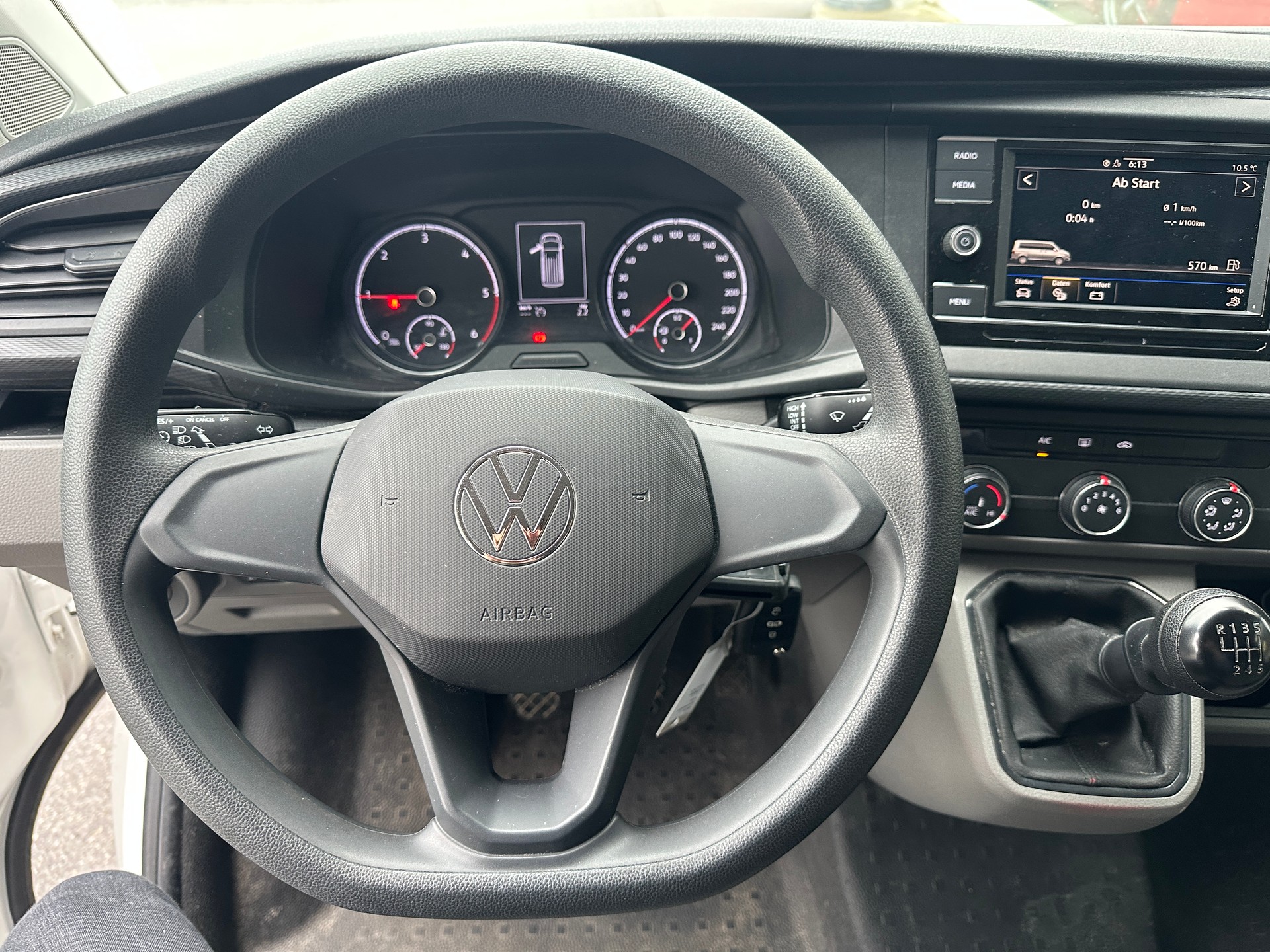 VW T6.1 2.0 TDI Entry Kasten AHK 2,5 T-image-13