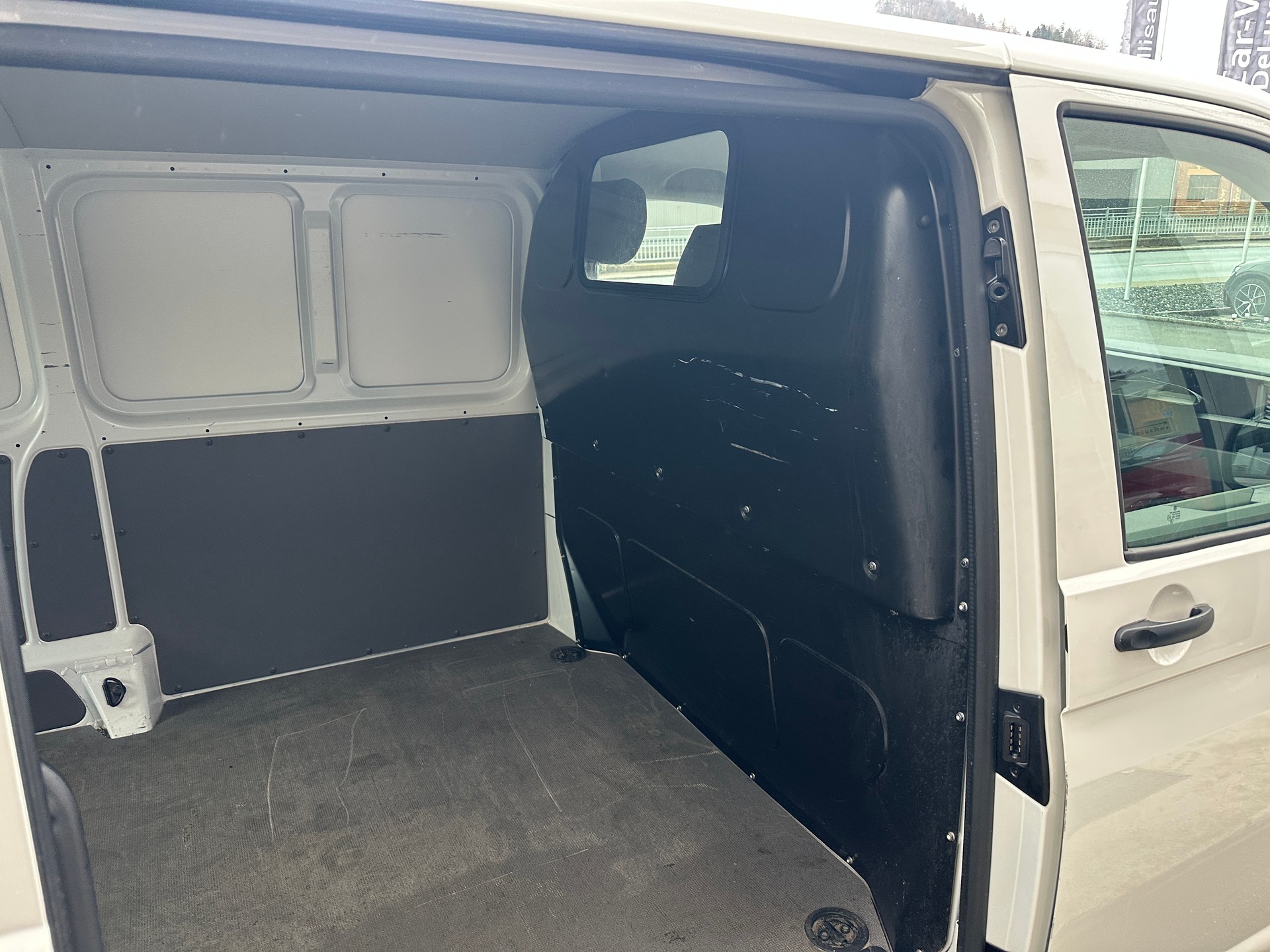 VW T6.1 2.0 TDI Entry Kasten AHK 2,5 T-image-5