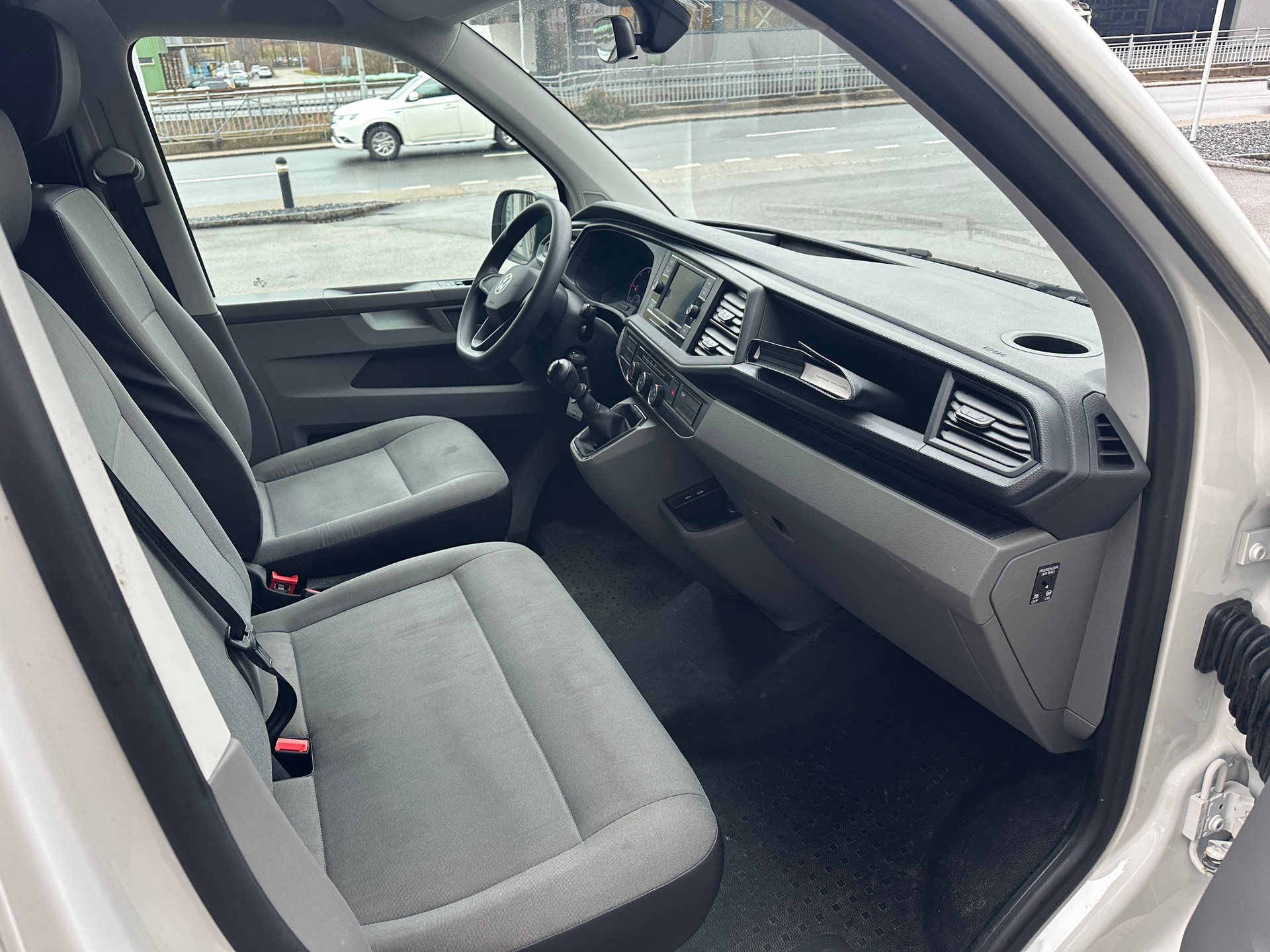 VW T6.1 2.0 TDI Entry Kasten AHK 2,5 T-image-6