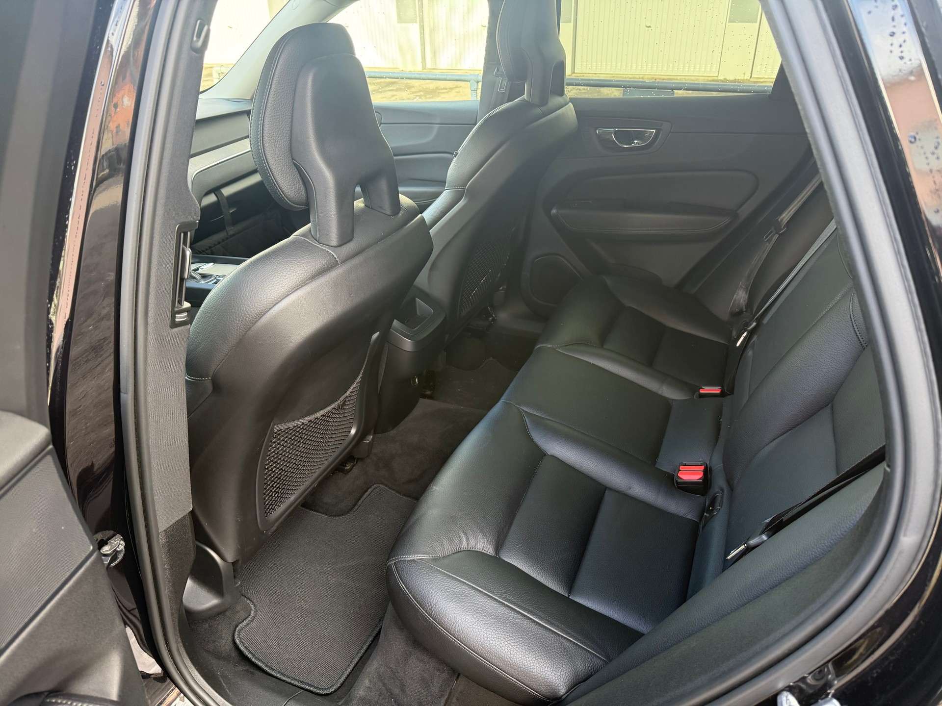 VOLVO XC60 D5 AWD Inscription Geartronic-image-8