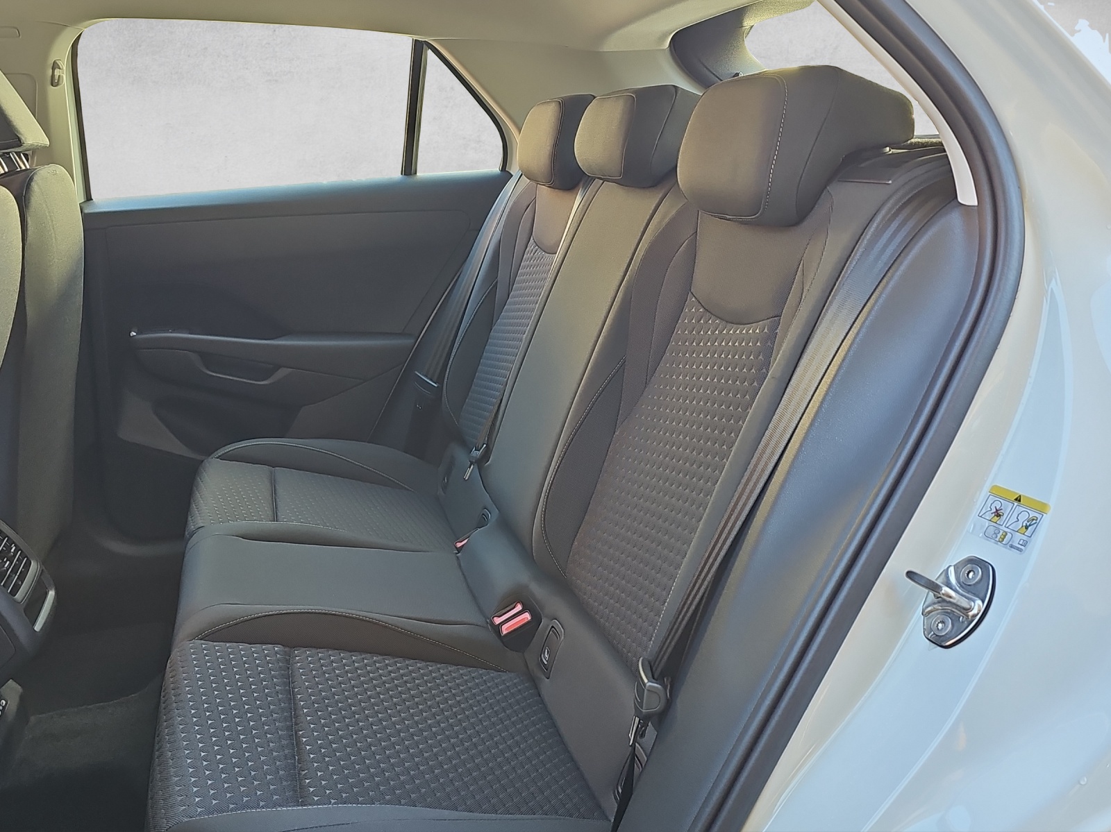 VW T-Roc 1.5 eTSI mHEV Trend DSG-image-9