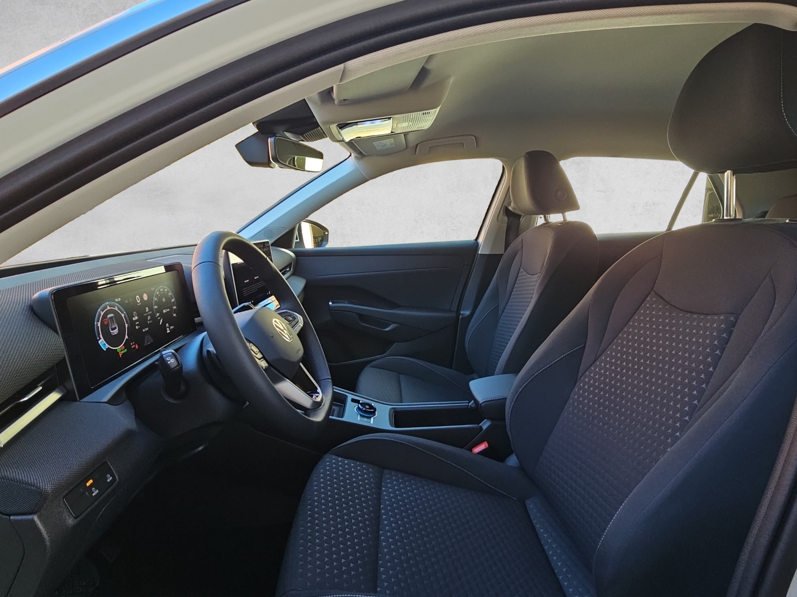 VW T-Roc 1.5 eTSI mHEV Trend DSG-image-8