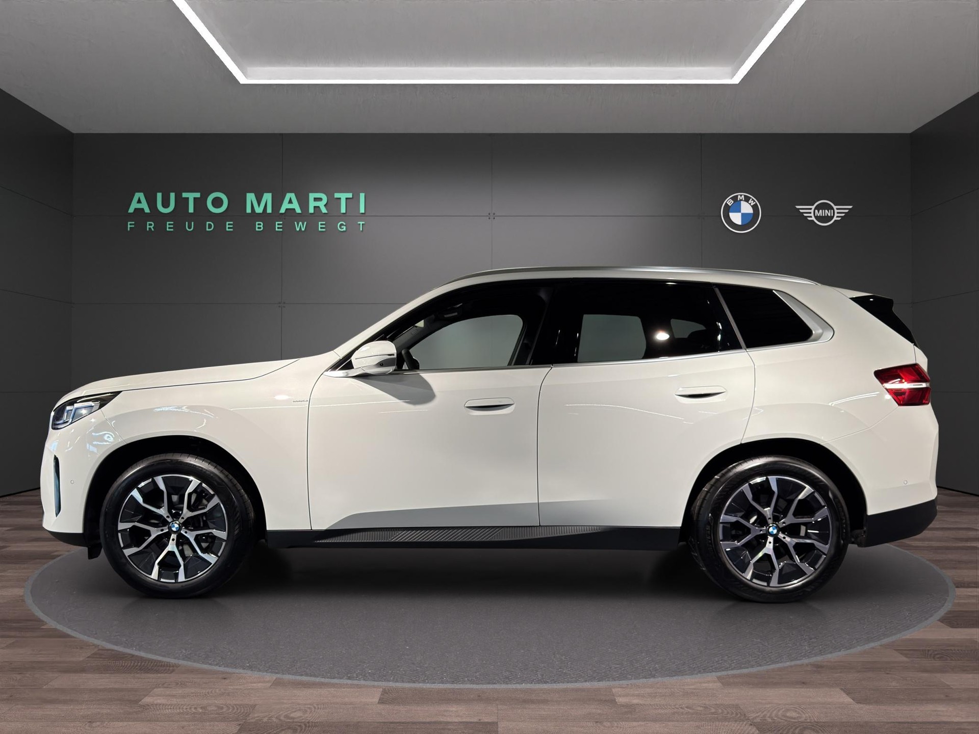 BMW X3 20d xDrive-showroom-element-1