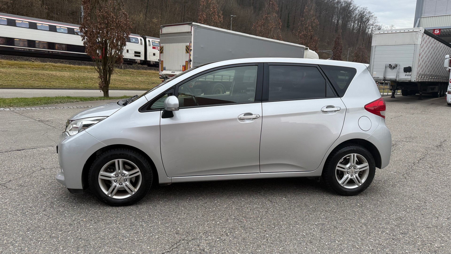 SUBARU Trezia 1.4D Swiss Luxury-image-5