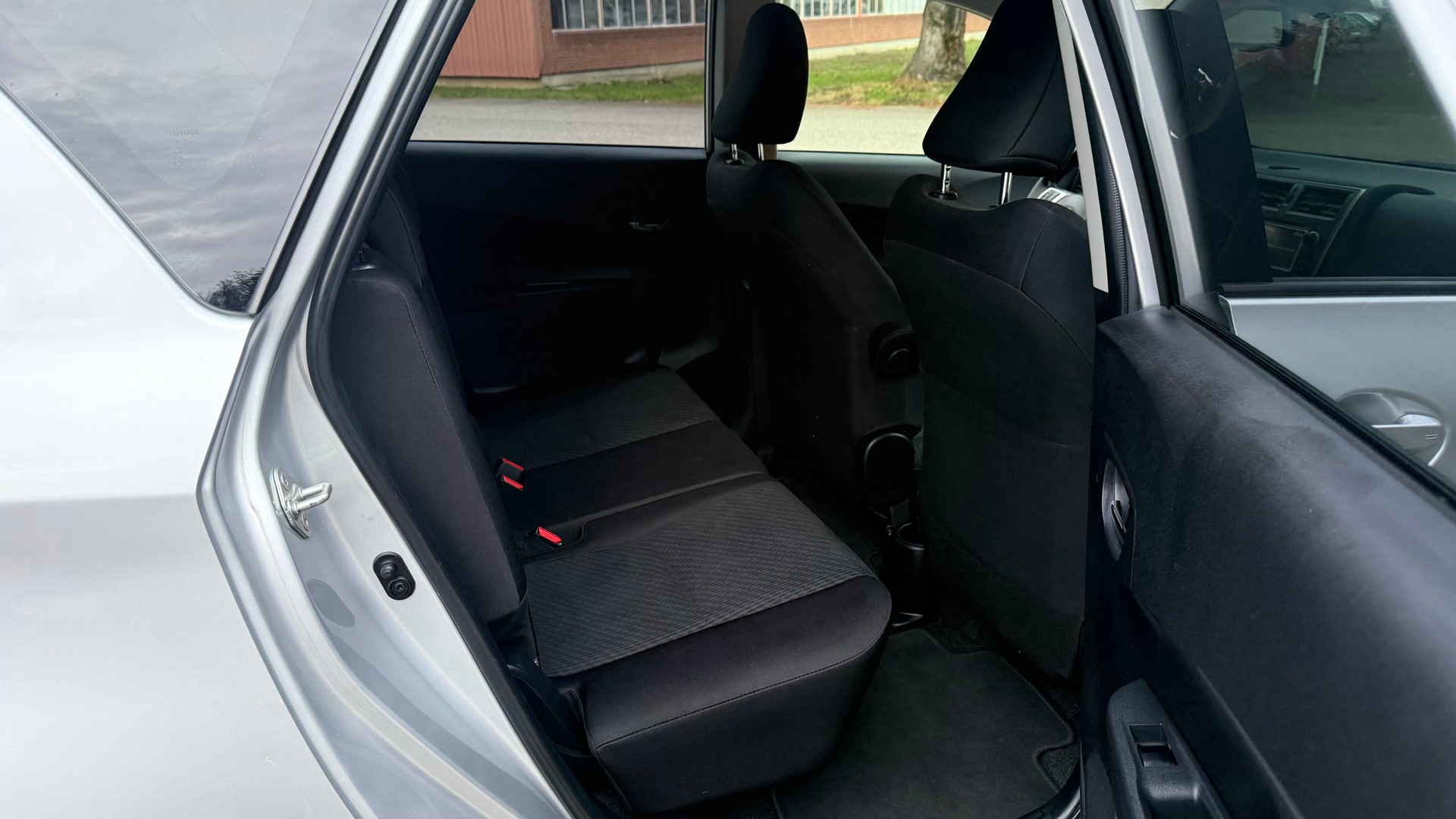 SUBARU Trezia 1.4D Swiss Luxury-image-10