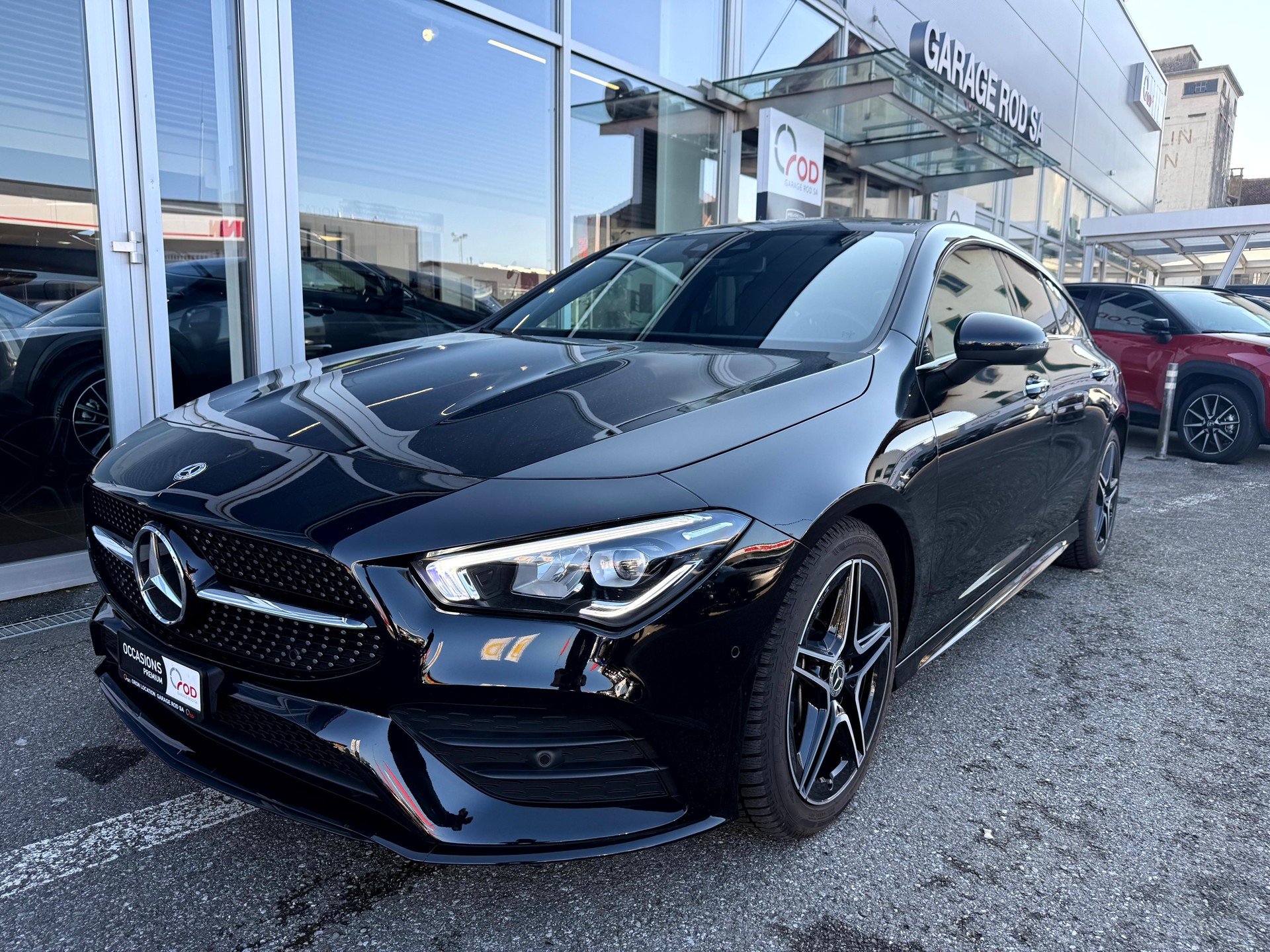 MERCEDES-BENZ CLA Shooting Brake 250 4Matic 7G-DCT AMG Line-image-0