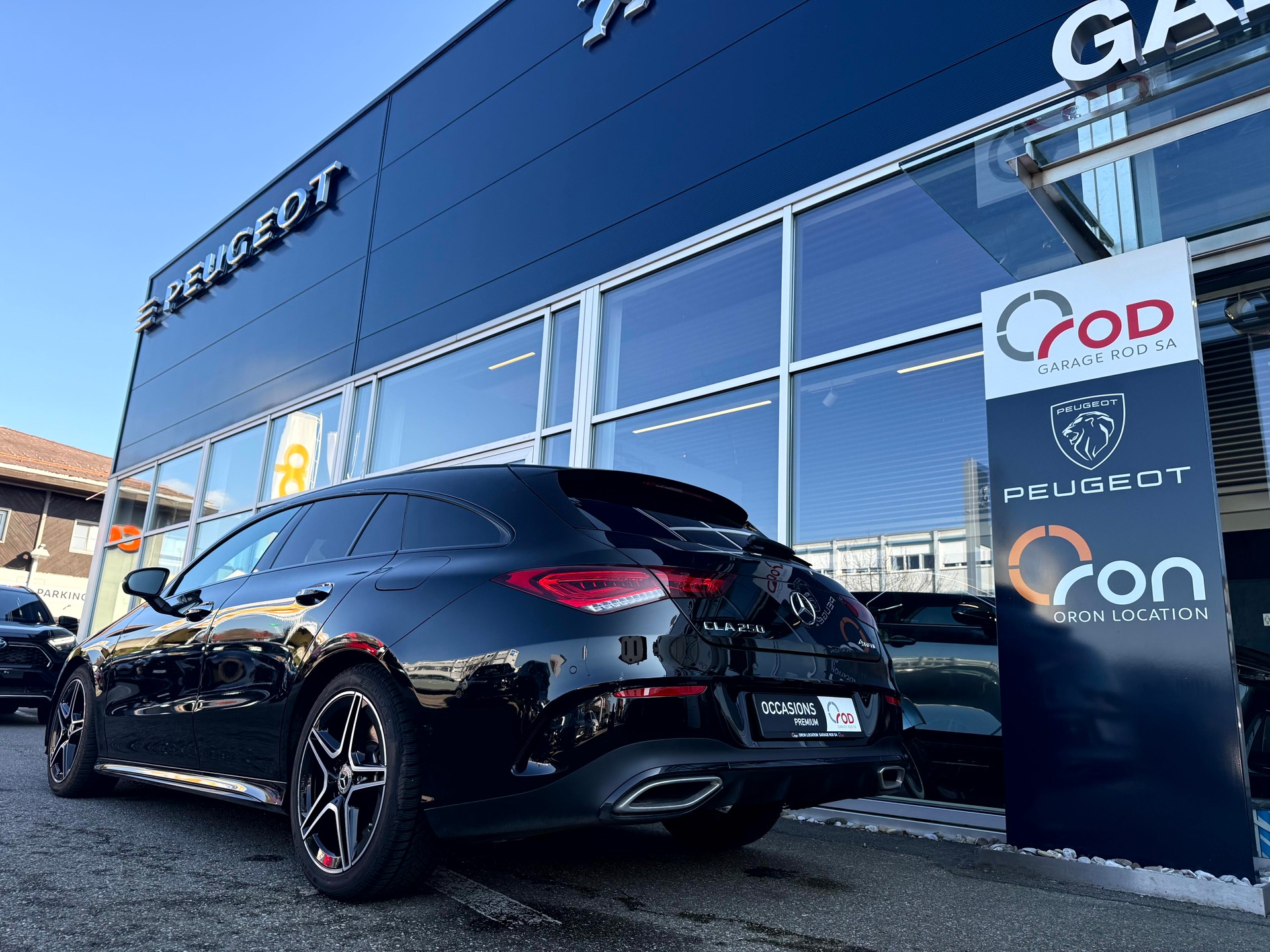 MERCEDES-BENZ CLA Shooting Brake 250 4Matic 7G-DCT AMG Line-image-6