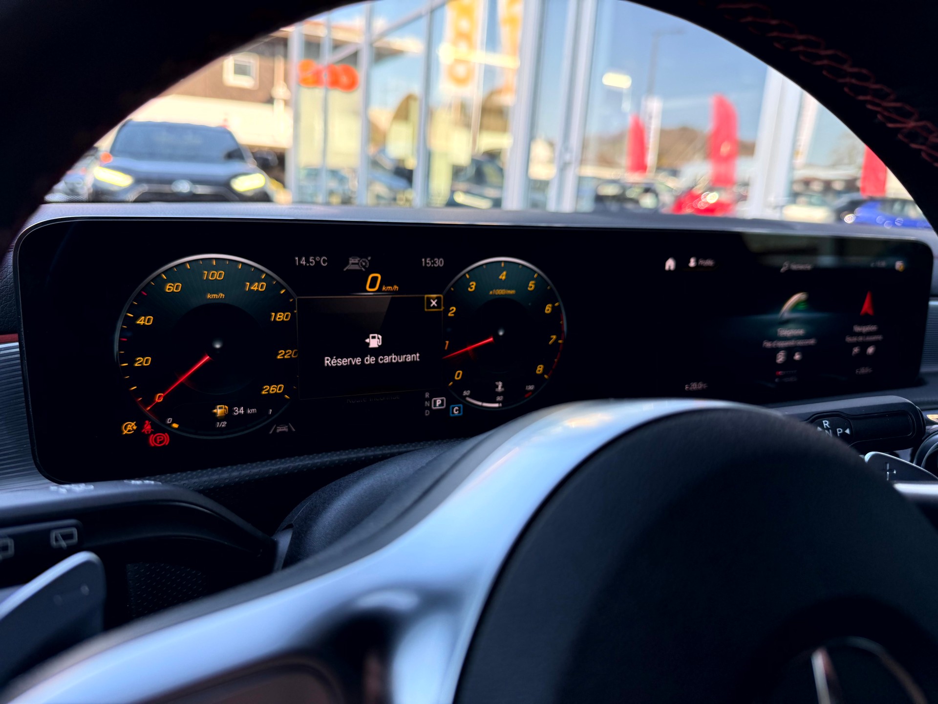 MERCEDES-BENZ CLA Shooting Brake 250 4Matic 7G-DCT AMG Line-image-21