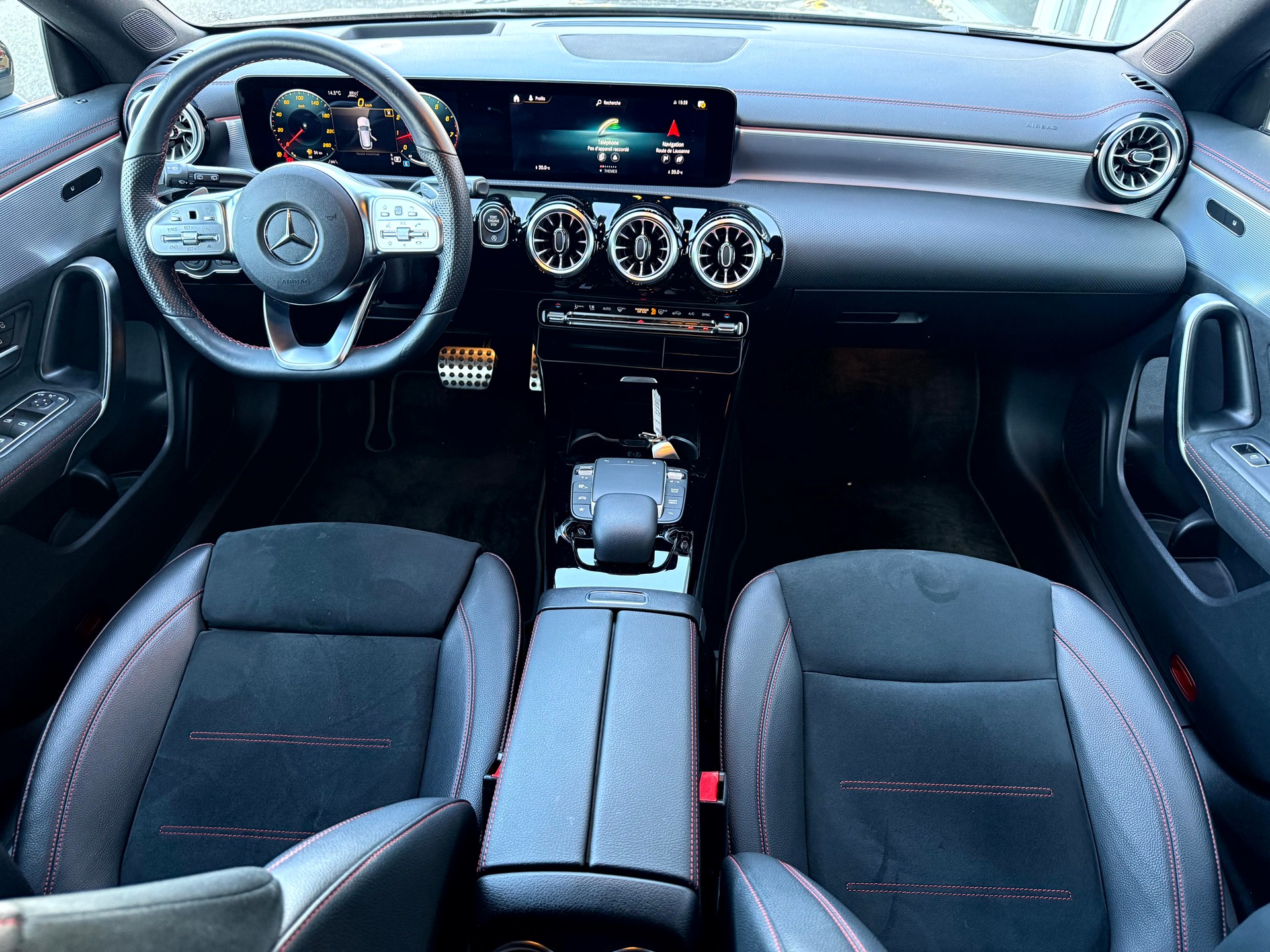 MERCEDES-BENZ CLA Shooting Brake 250 4Matic 7G-DCT AMG Line-image-10